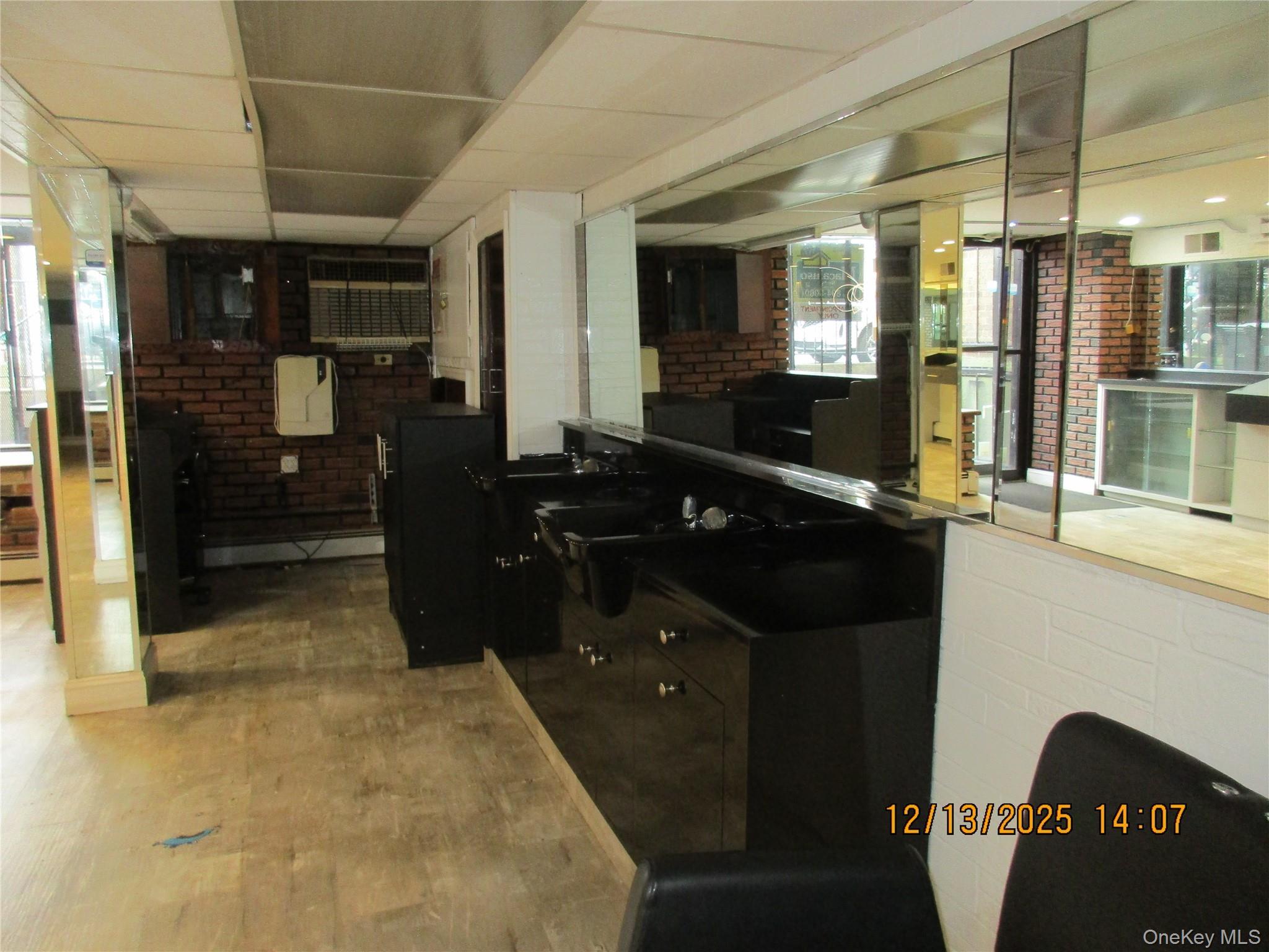 Commercial Lease Metropolitan  Queens, NY 11379, MLS-875481-10