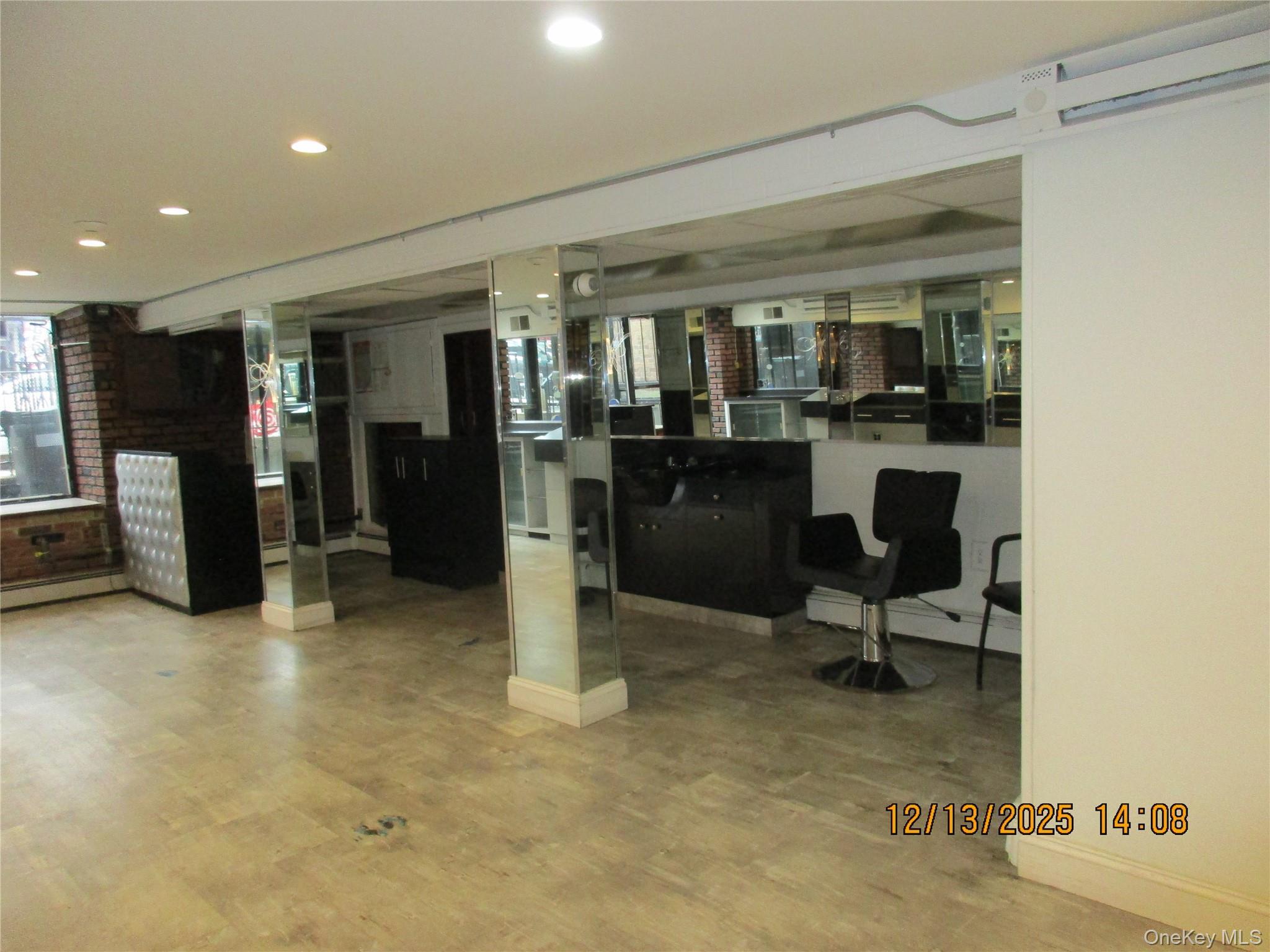 Commercial Lease Metropolitan  Queens, NY 11379, MLS-875481-15