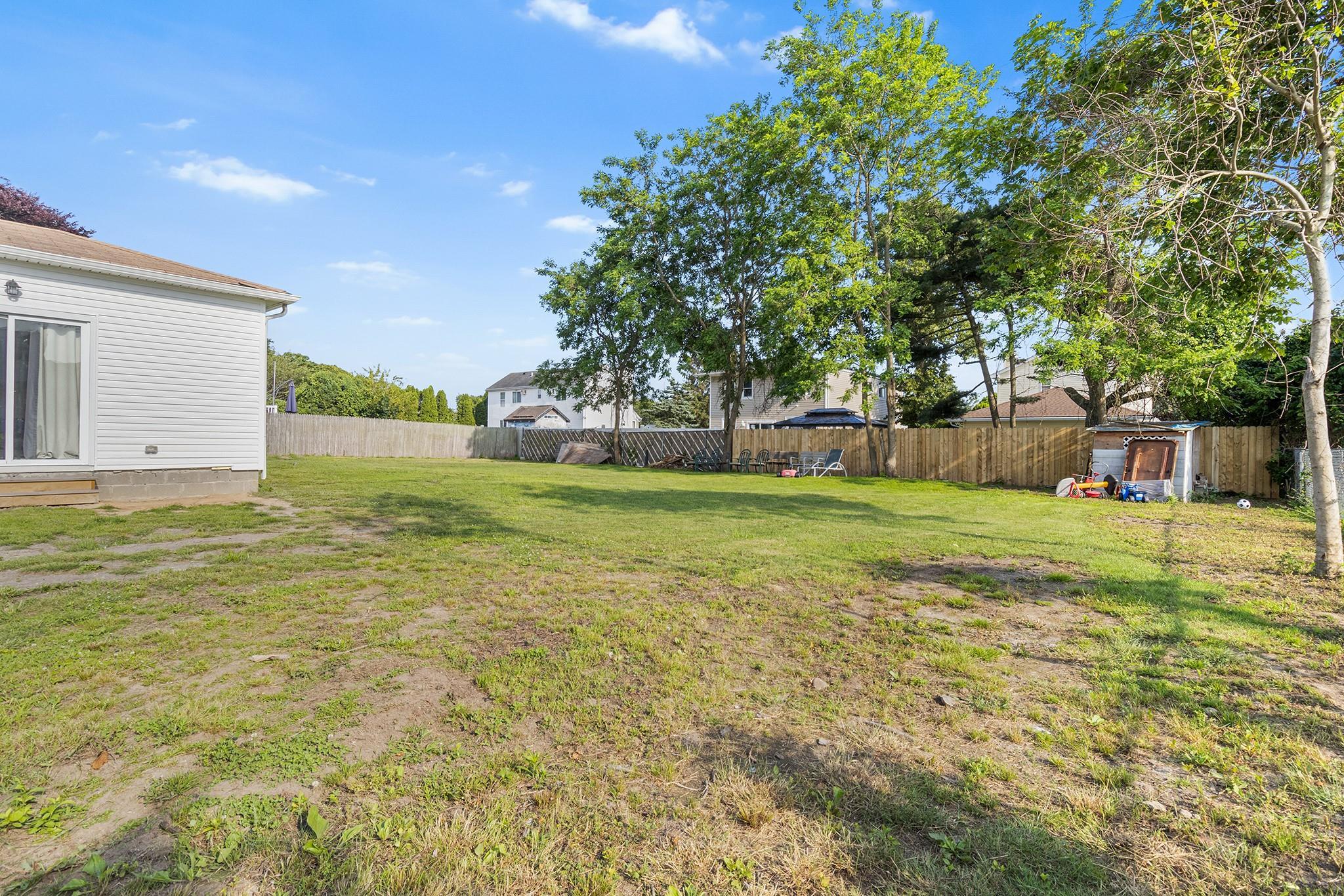 Single Family Parkview  Suffolk County, NY 11967, MLS-875486-23
