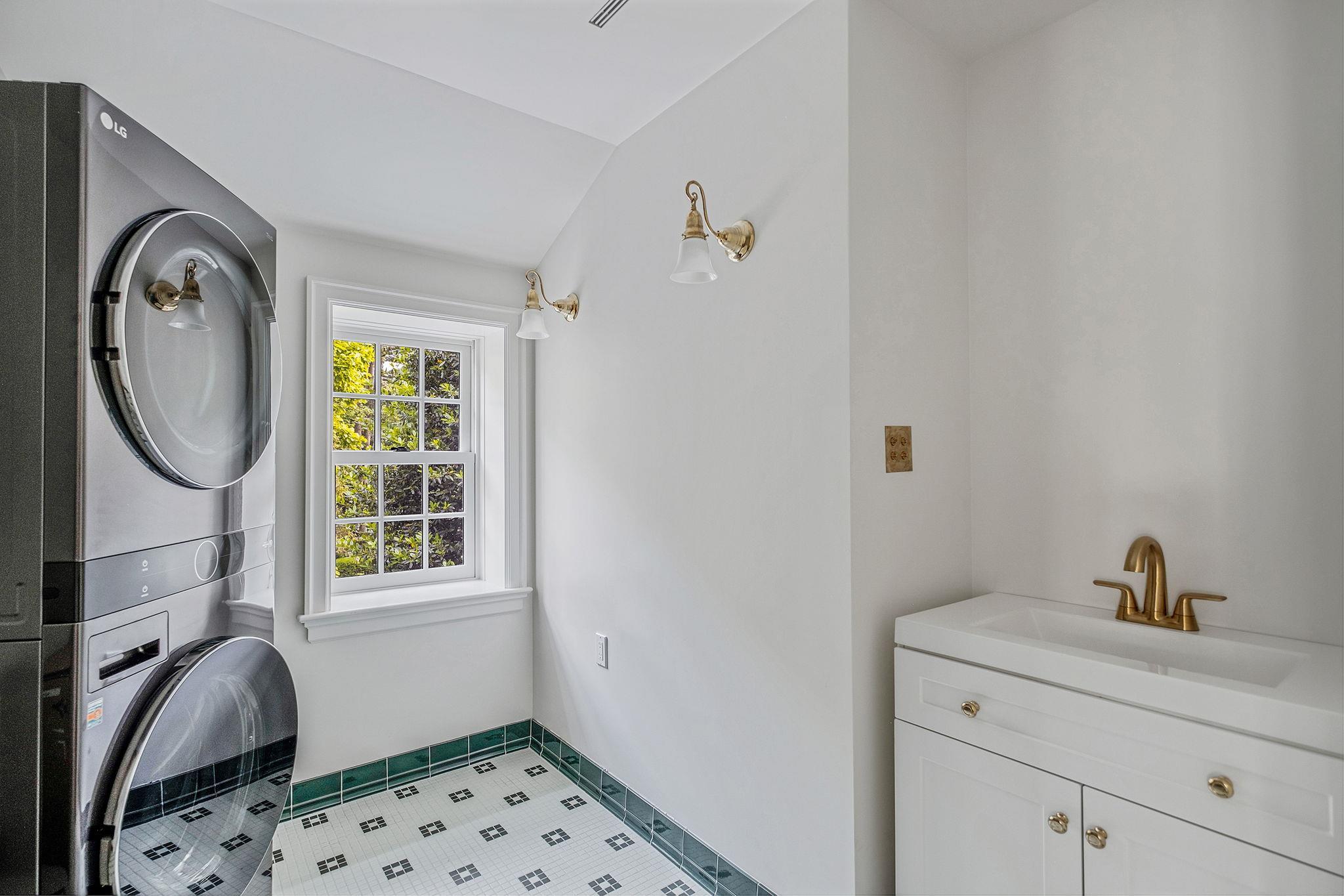 Single Family Private  Nassau County, NY 11709, MLS-875507-43