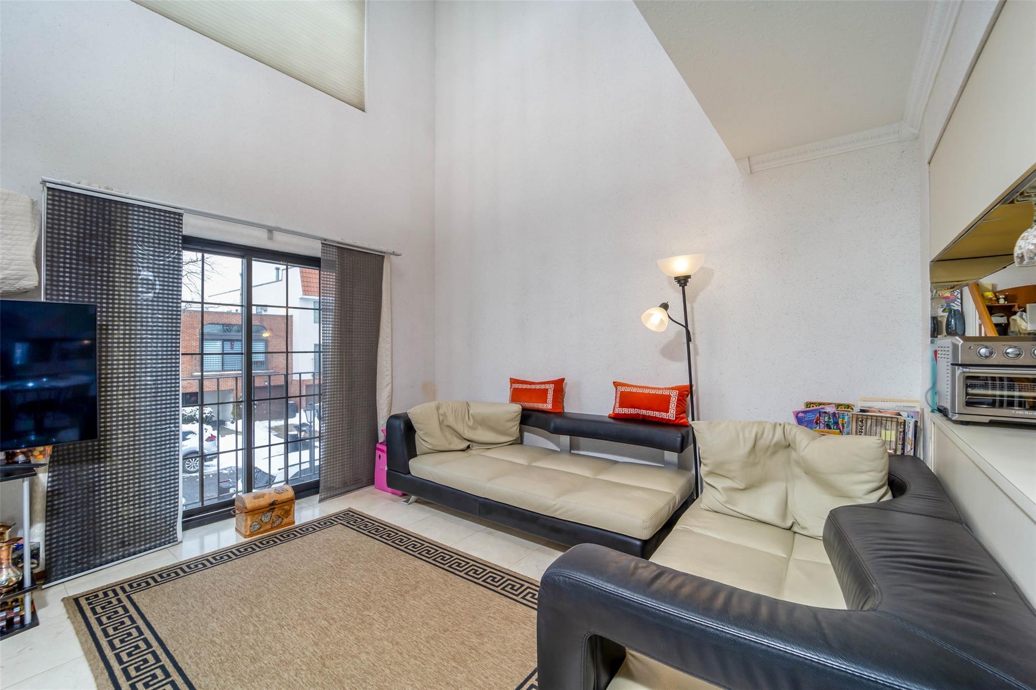 Condo Julius  Queens, NY 11356, MLS-875528-11