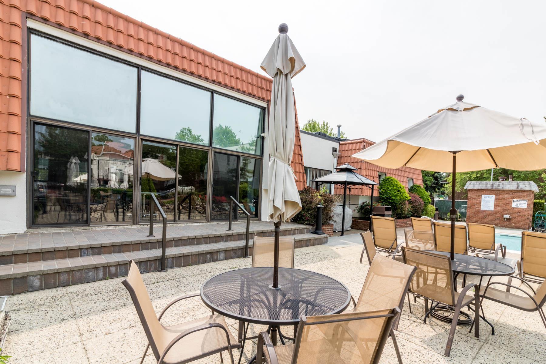 Condo Julius  Queens, NY 11356, MLS-875528-21