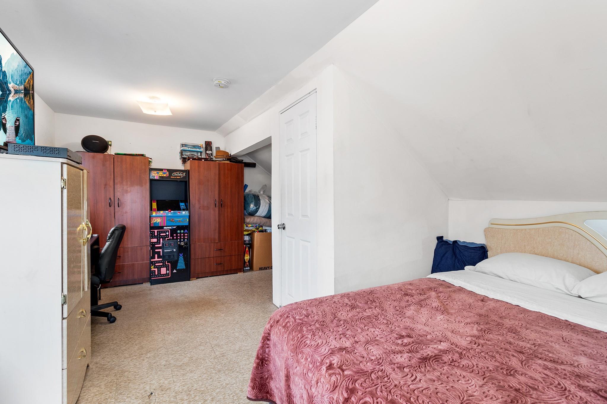 Single Family Beach 39th  Queens, NY 11691, MLS-875531-16
