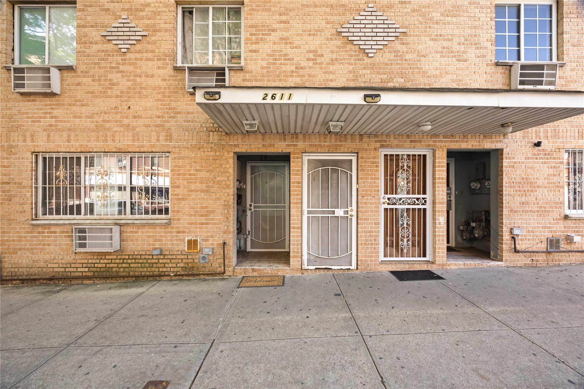 Single Family Decatur  Bronx, NY 10458, MLS-875543-3
