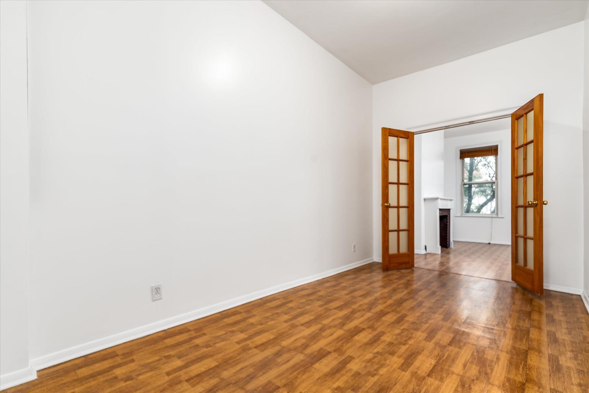 Single Family 69th  Queens, NY 11385, MLS-875596-21