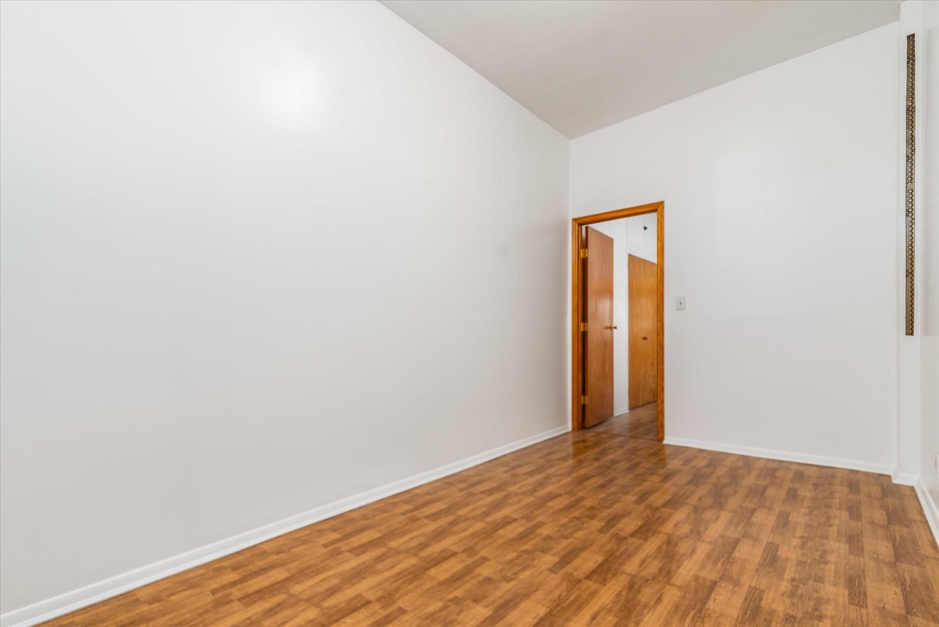 Single Family 69th  Queens, NY 11385, MLS-875596-22