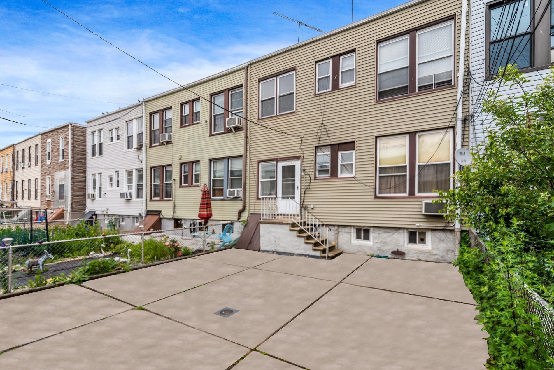 Single Family 69th  Queens, NY 11385, MLS-875596-28