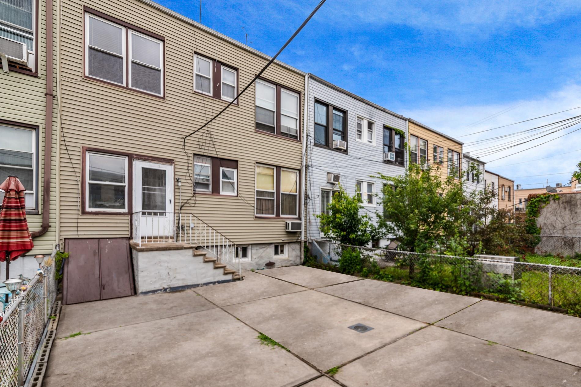 Single Family 69th  Queens, NY 11385, MLS-875596-29