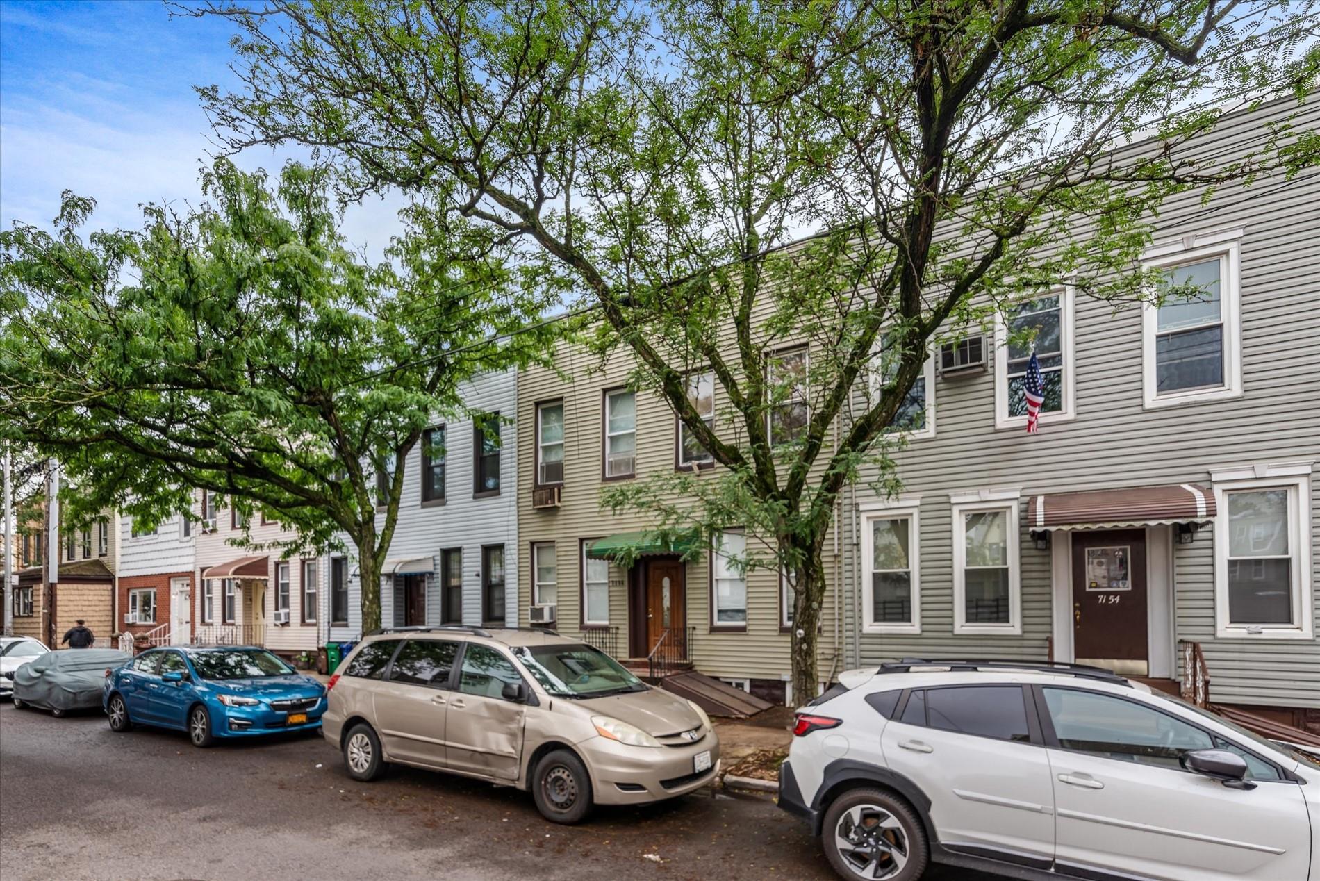 Single Family 69th  Queens, NY 11385, MLS-875596-3
