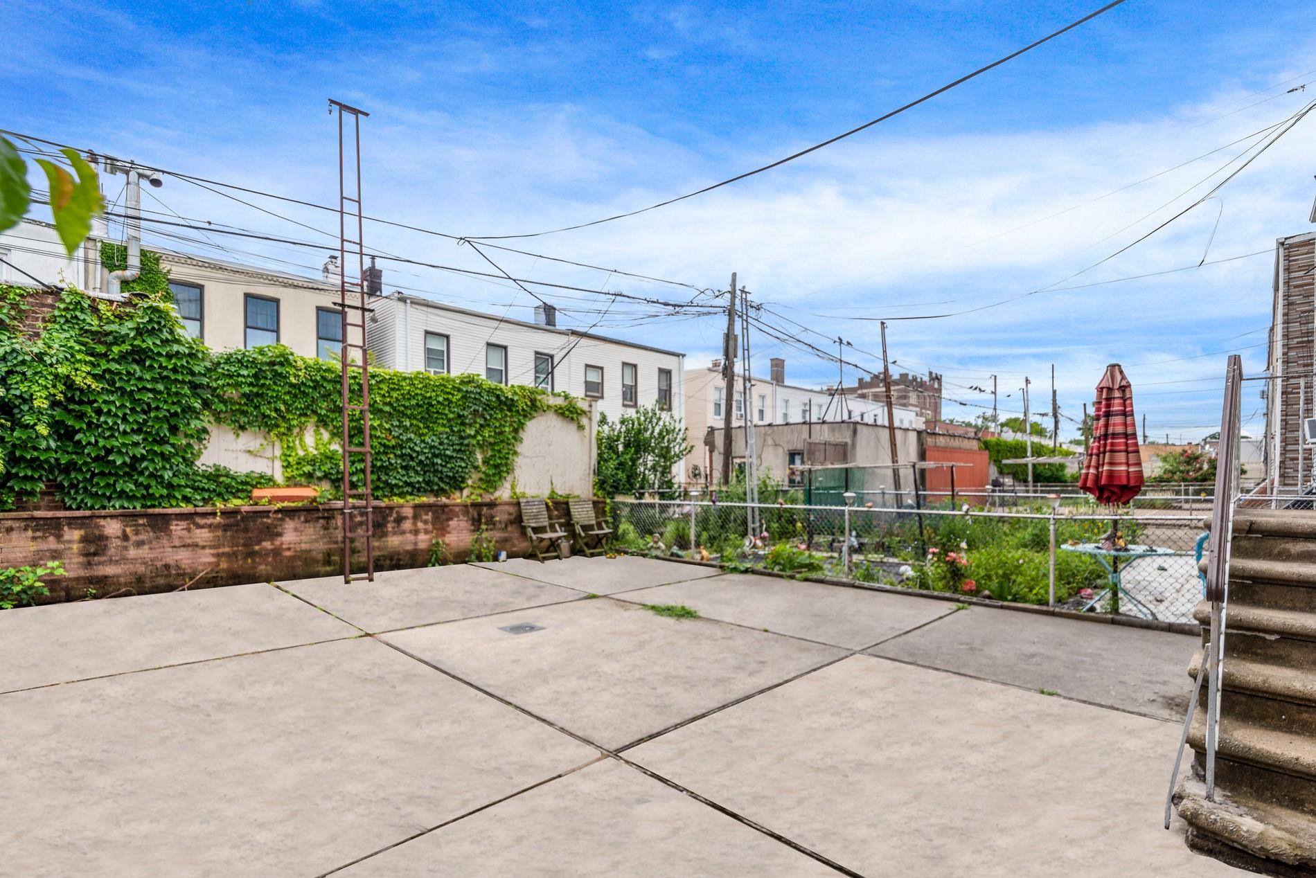 Single Family 69th  Queens, NY 11385, MLS-875596-30