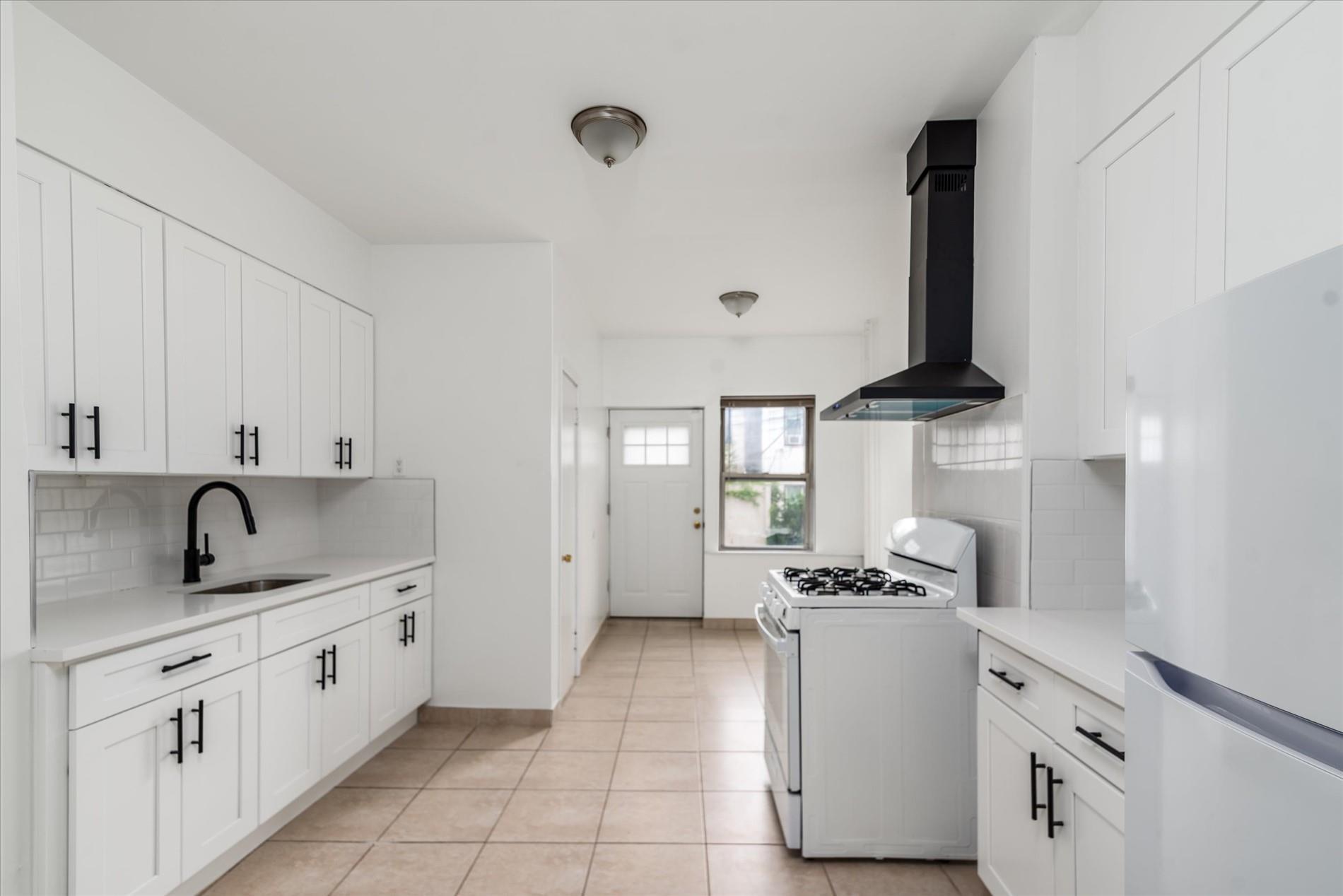 Single Family 69th  Queens, NY 11385, MLS-875596-4