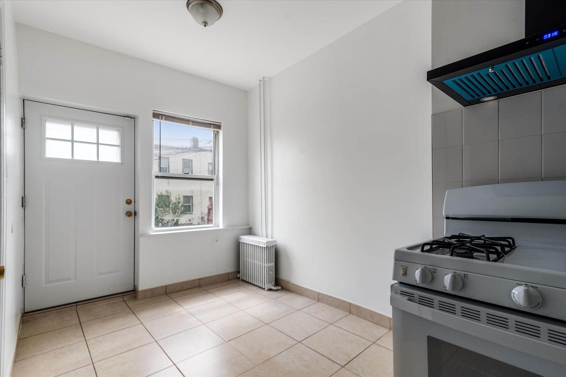 Single Family 69th  Queens, NY 11385, MLS-875596-6