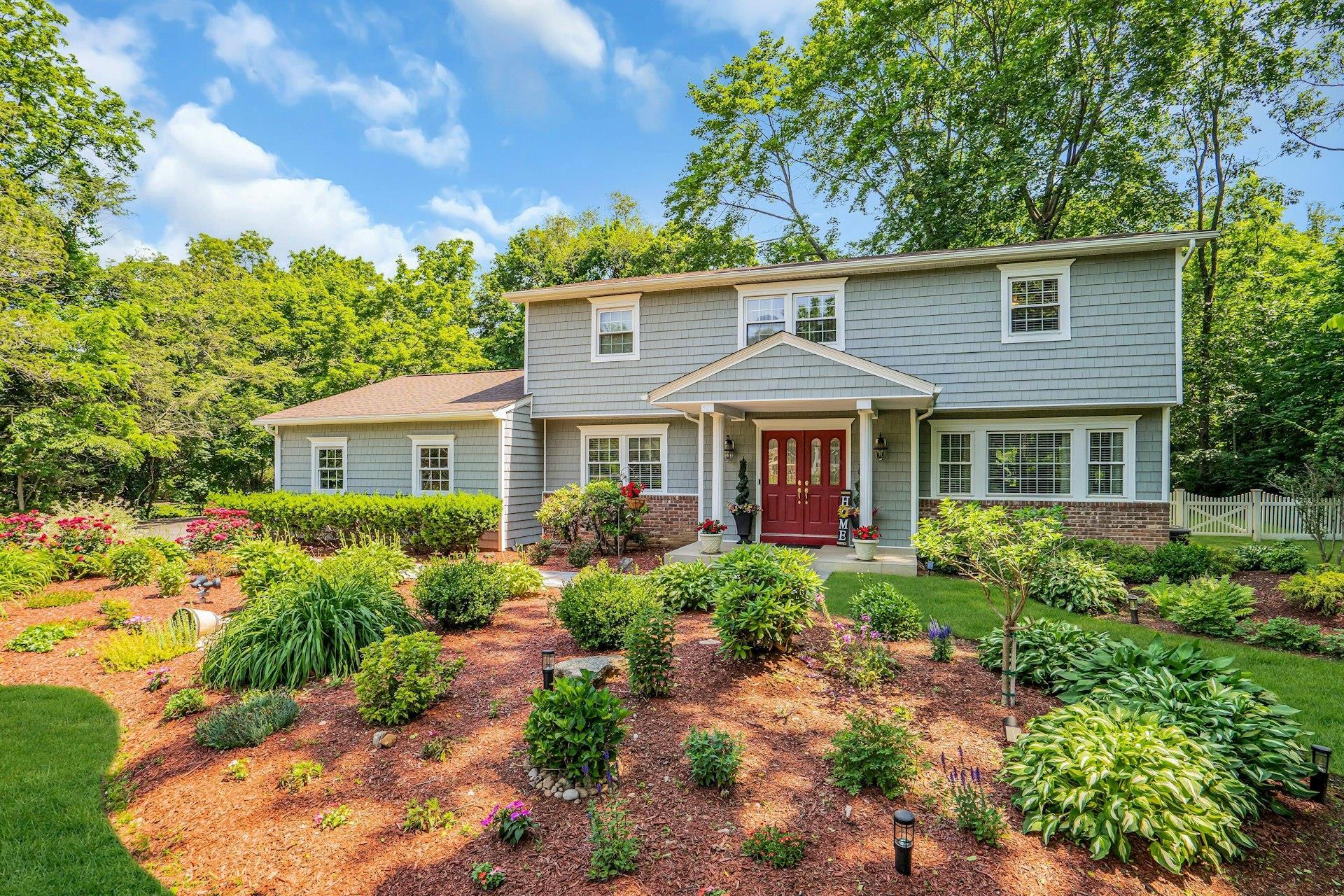 Single Family Threepence  Suffolk County, NY 11747, MLS-875604-2