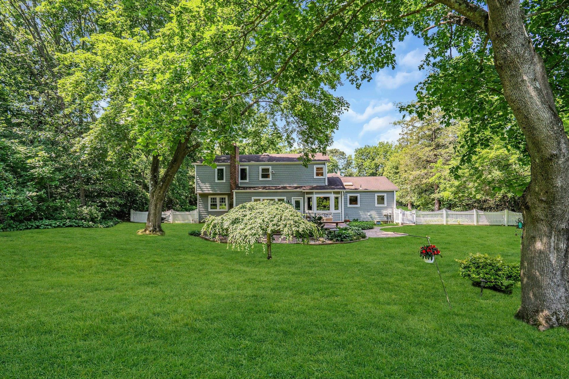 Single Family Threepence  Suffolk County, NY 11747, MLS-875604-46