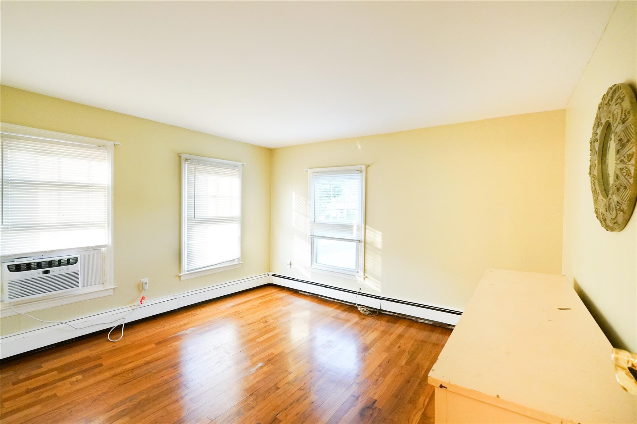Single Family Academy  Suffolk County, NY 11772, MLS-875606-18