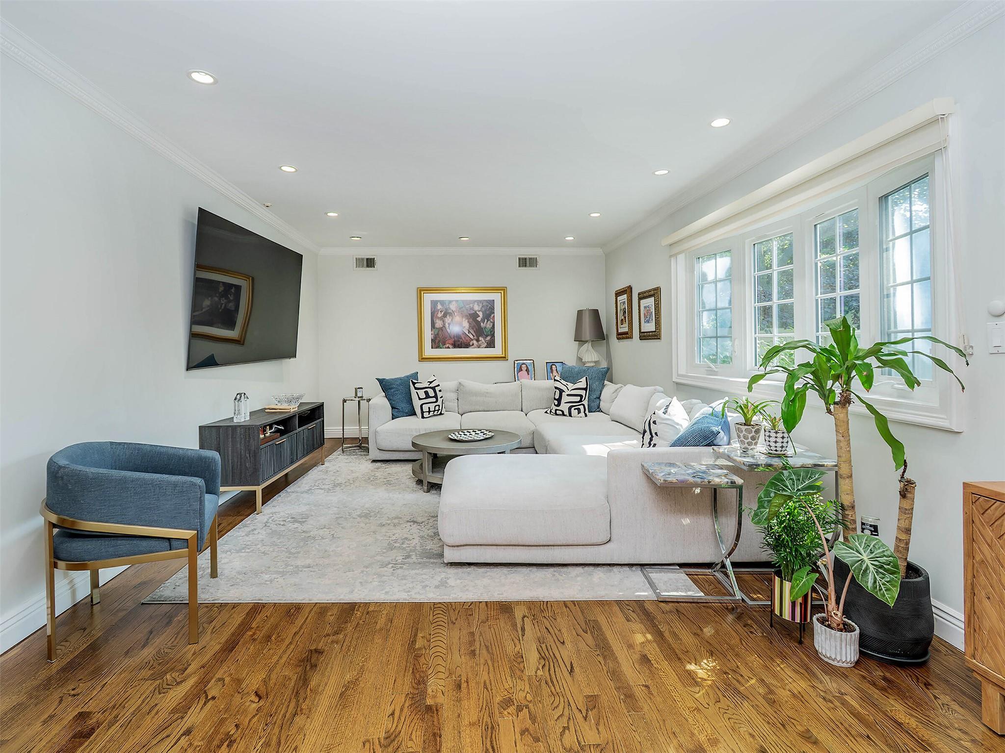Single Family Schooner  Nassau County, NY 11050, MLS-875670-14