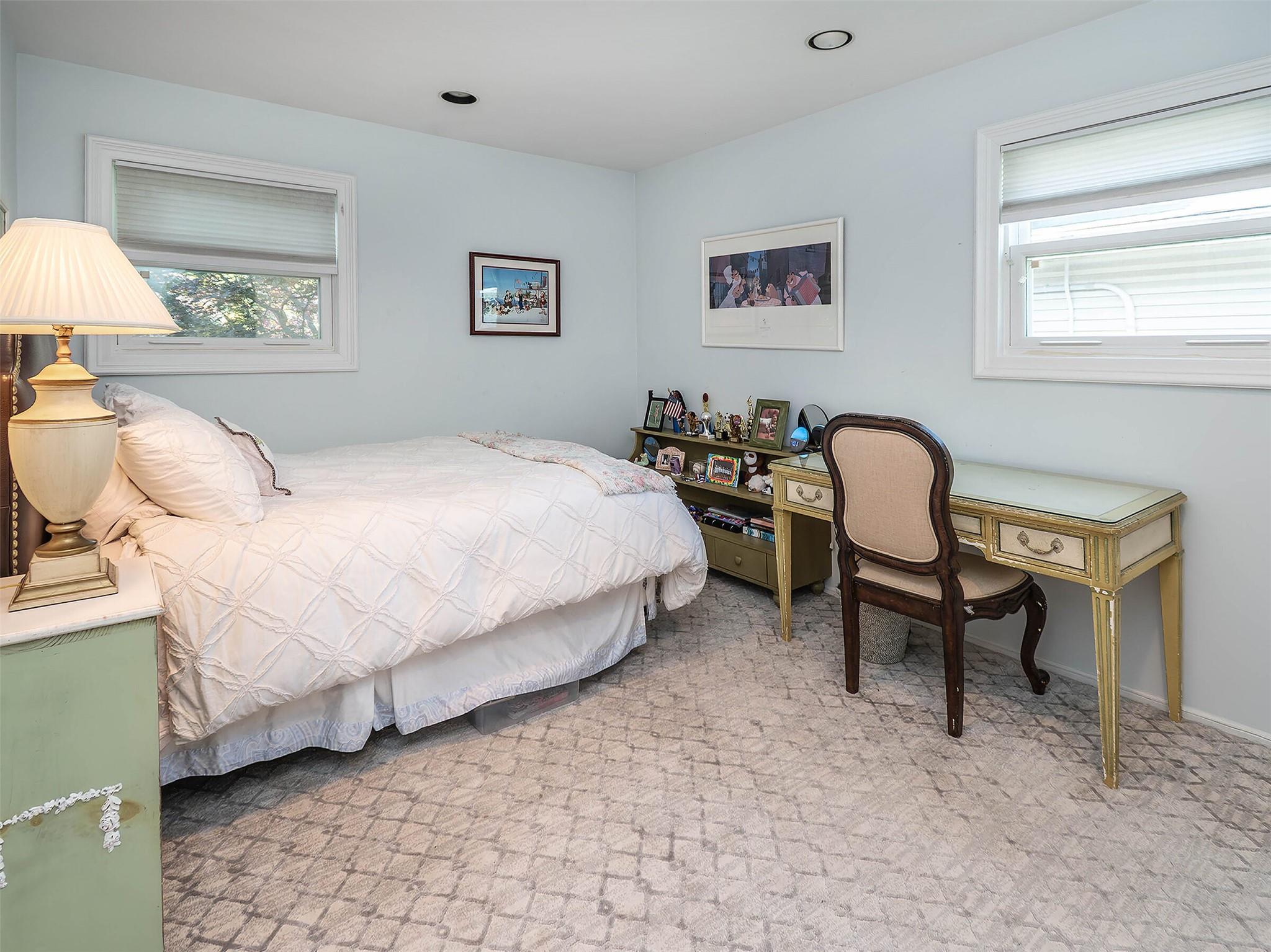 Single Family Schooner  Nassau County, NY 11050, MLS-875670-25