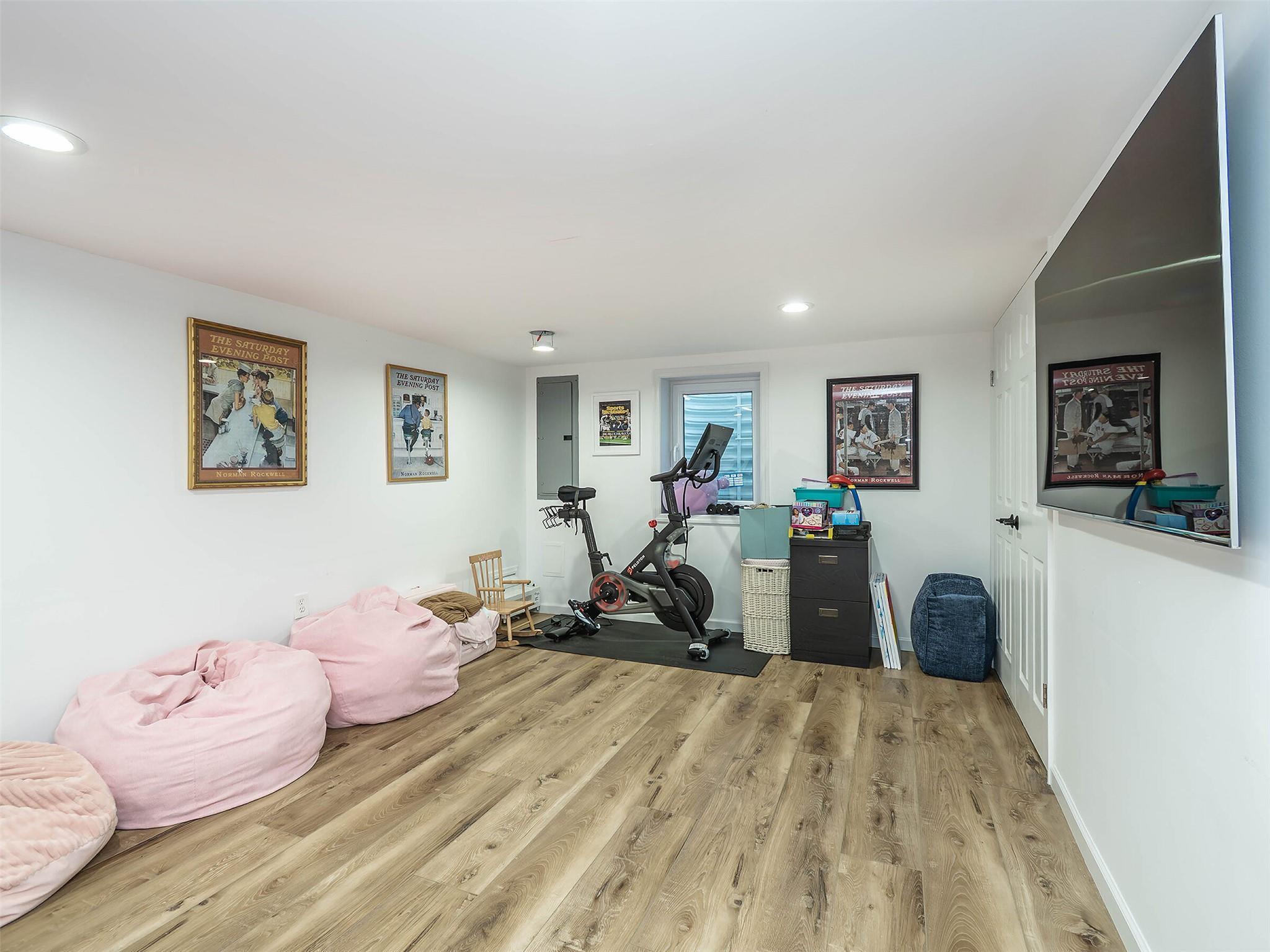 Single Family Schooner  Nassau County, NY 11050, MLS-875670-32