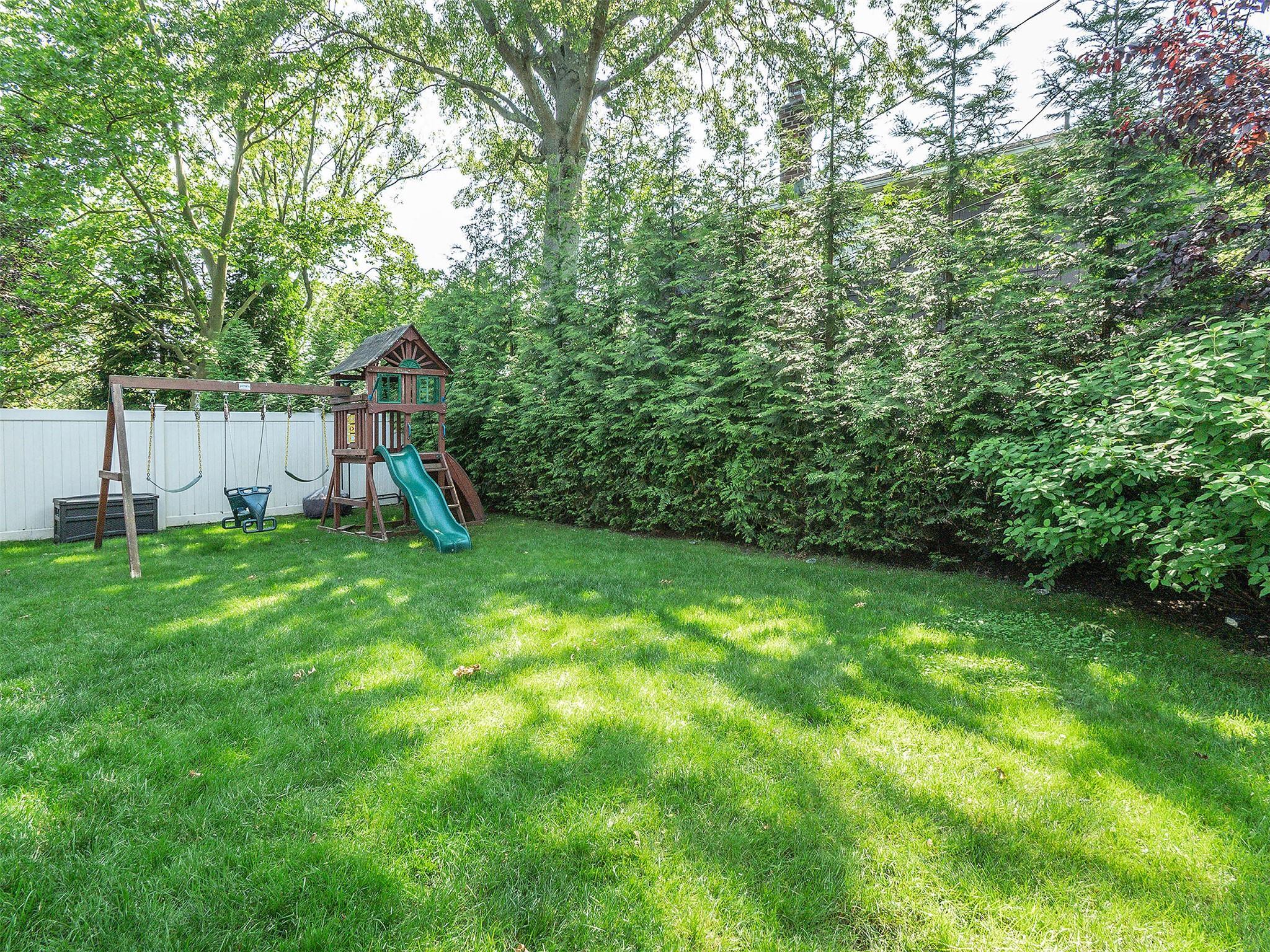 Single Family Schooner  Nassau County, NY 11050, MLS-875670-37