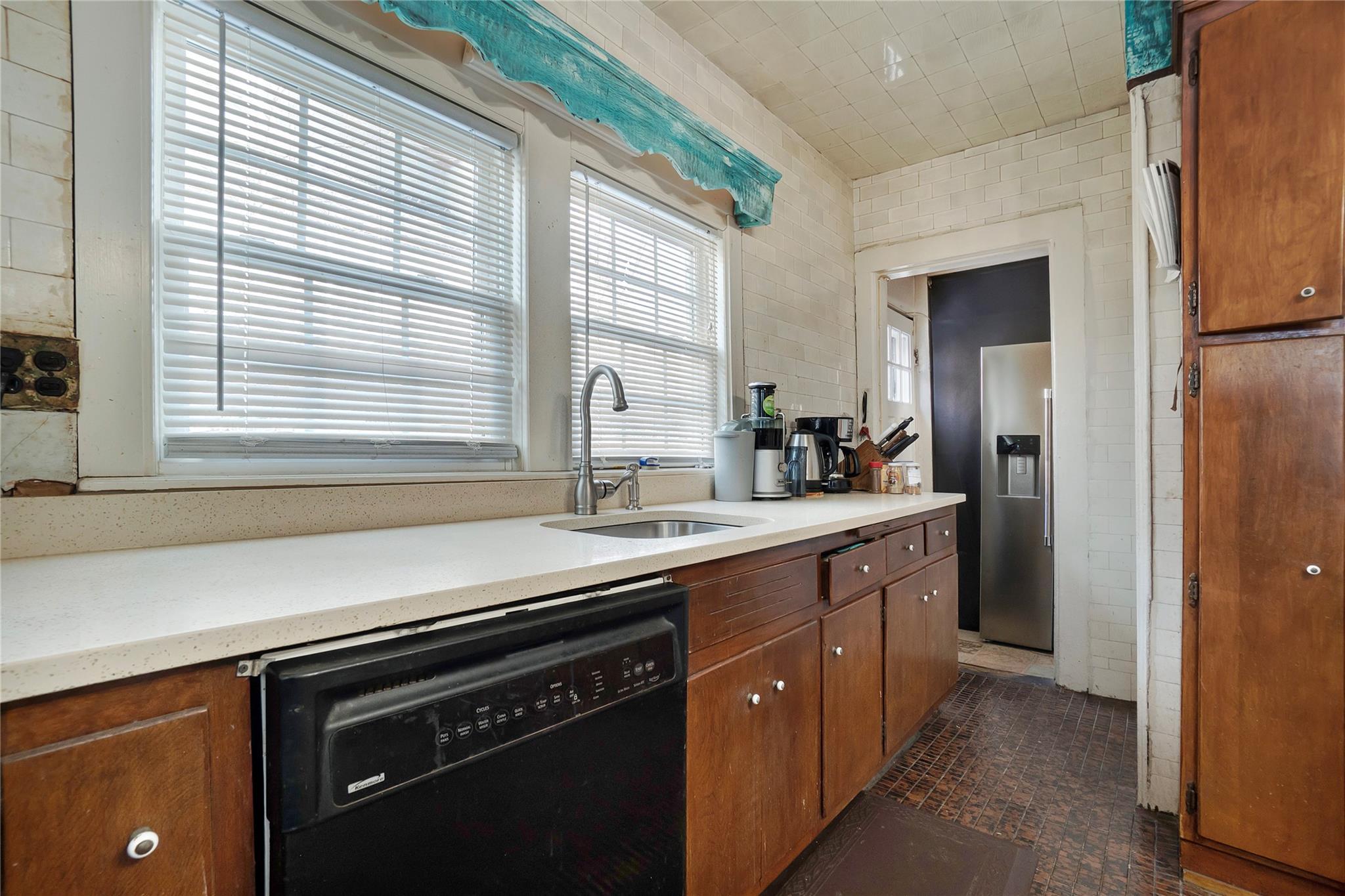 Single Family Dickens  Queens, NY 11691, MLS-875700-3