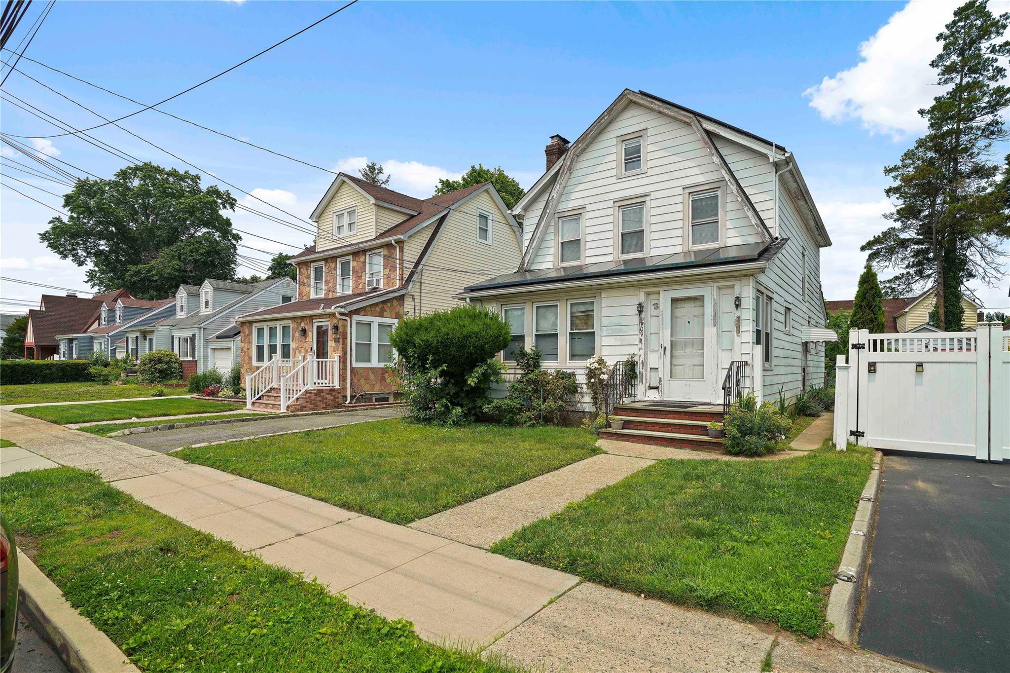Single Family Leverich  Nassau County, NY 11550, MLS-875720-2