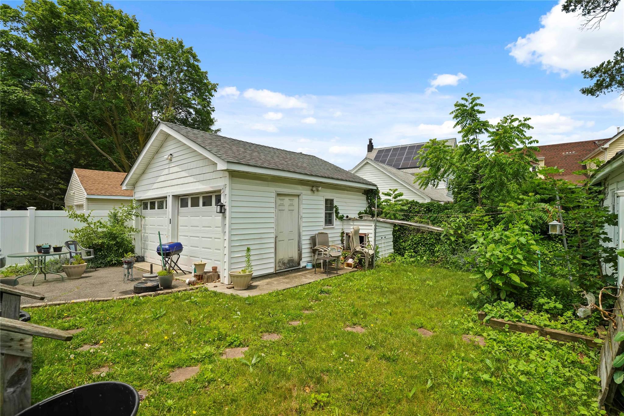 Single Family Leverich  Nassau County, NY 11550, MLS-875720-25