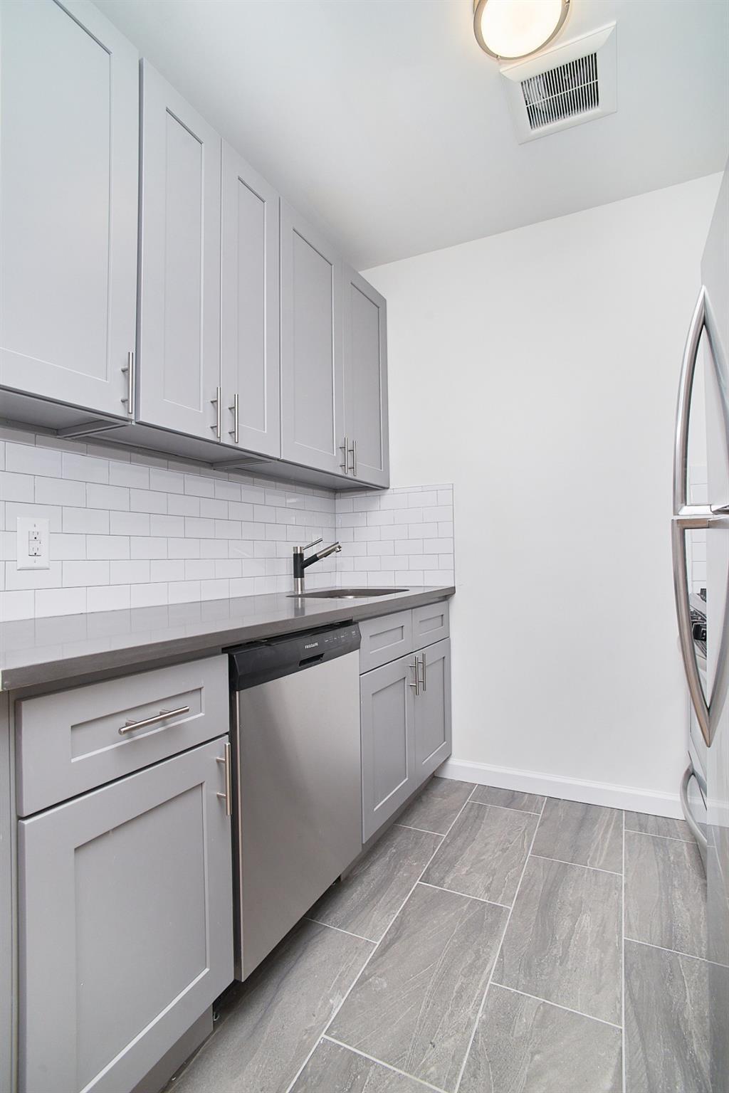 Single Family Grant  Bronx, NY 10456, MLS-875732-26