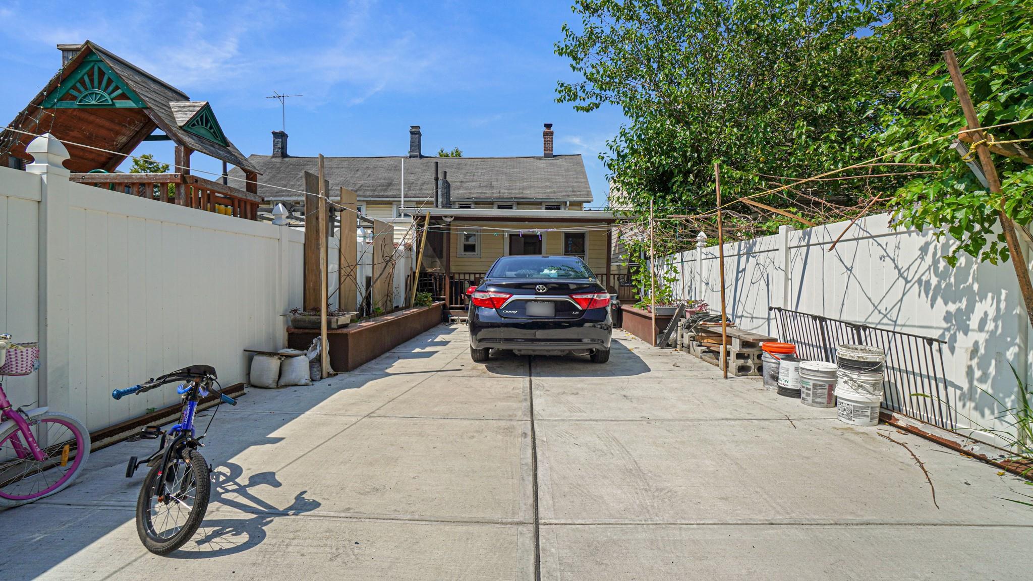 Single Family Zerega  Bronx, NY 10462, MLS-875828-17