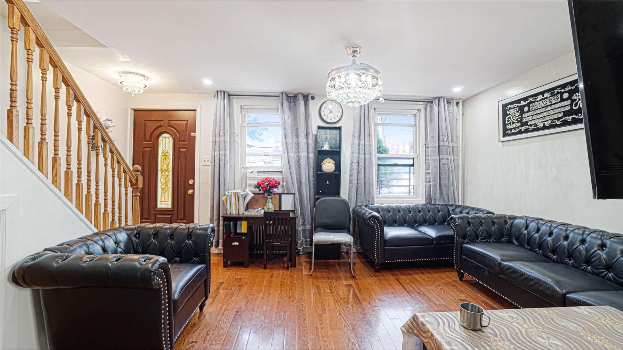 Single Family Zerega  Bronx, NY 10462, MLS-875828-4