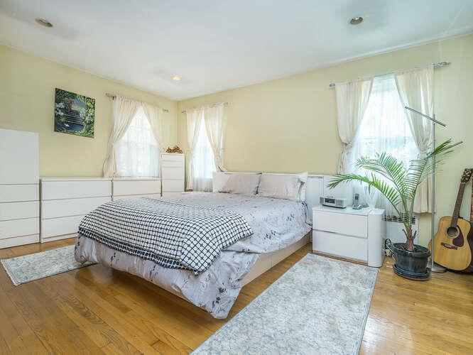 Single Family Glenwood  Nassau County, NY 11545, MLS-875830-13