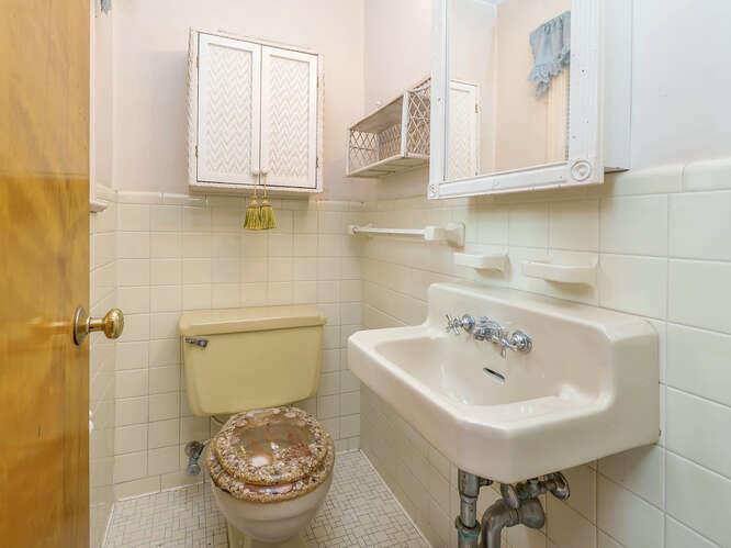 Single Family Glenwood  Nassau County, NY 11545, MLS-875830-17