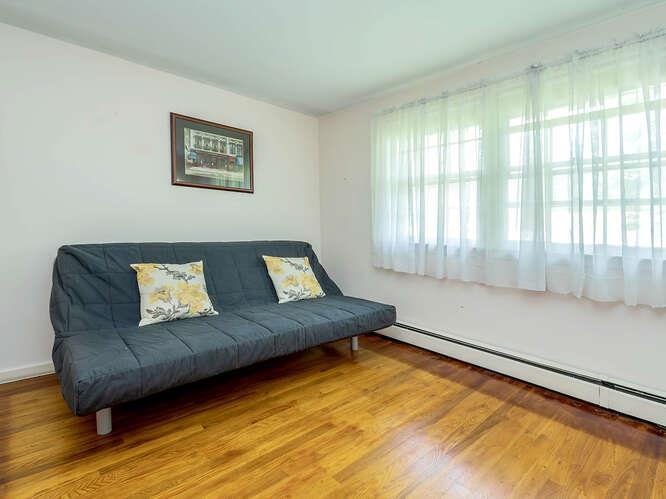 Single Family Glenwood  Nassau County, NY 11545, MLS-875830-25