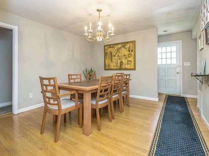 Single Family Glenwood  Nassau County, NY 11545, MLS-875830-4