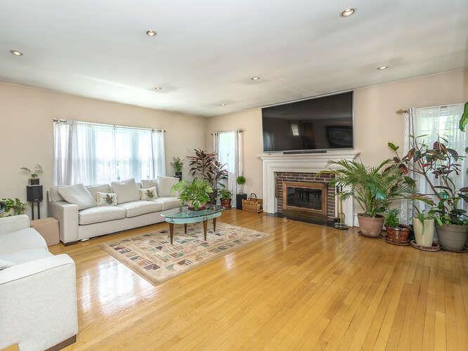 Single Family Glenwood  Nassau County, NY 11545, MLS-875830-7