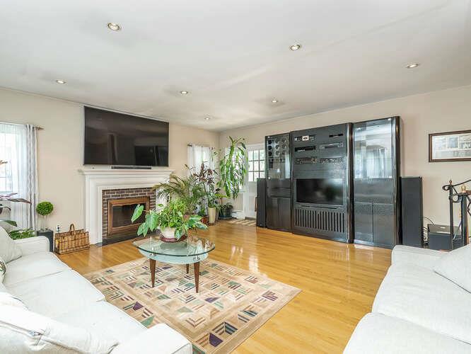 Single Family Glenwood  Nassau County, NY 11545, MLS-875830-8