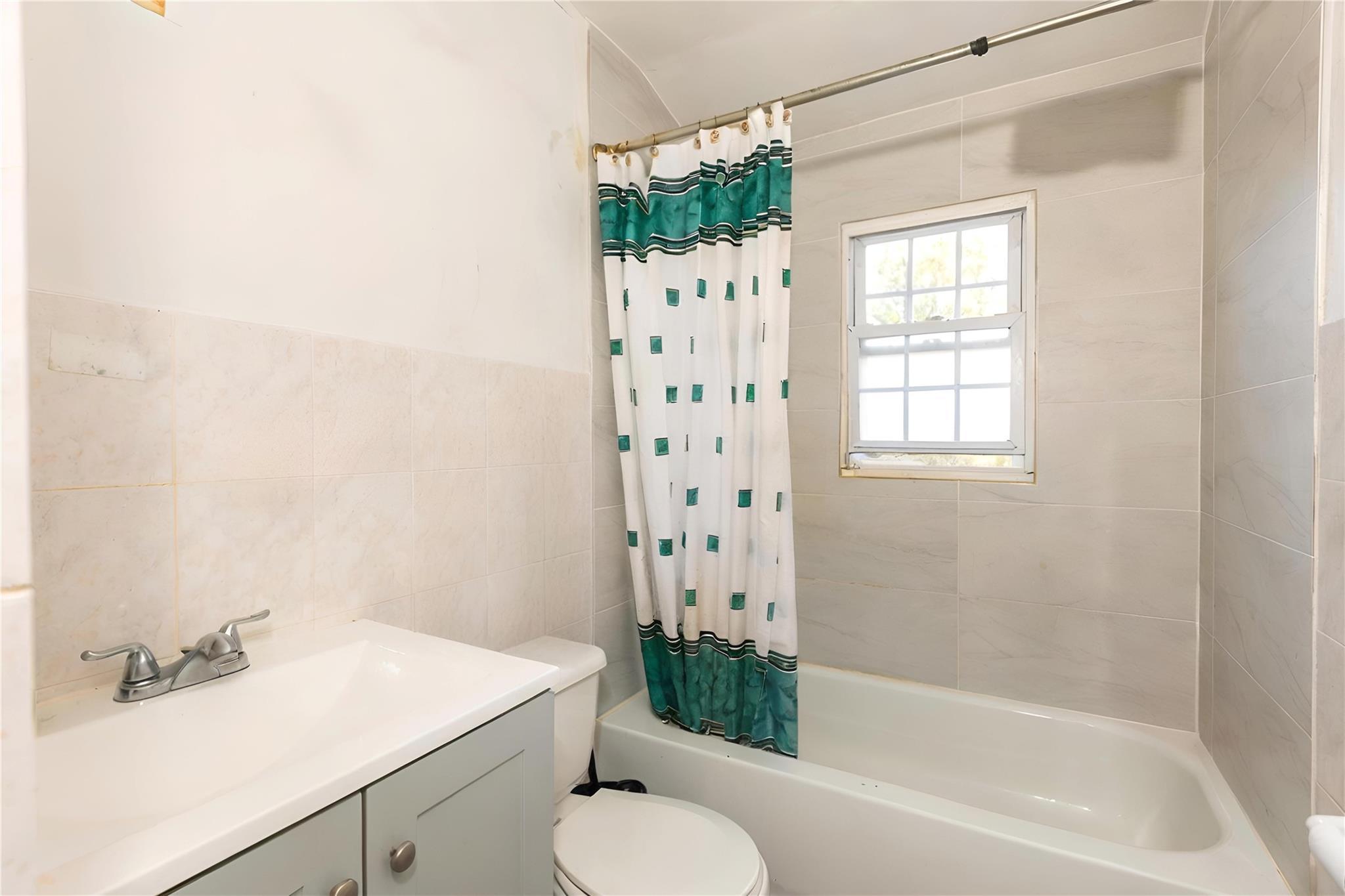 Single Family 231  Queens, NY 11413, MLS-875852-20