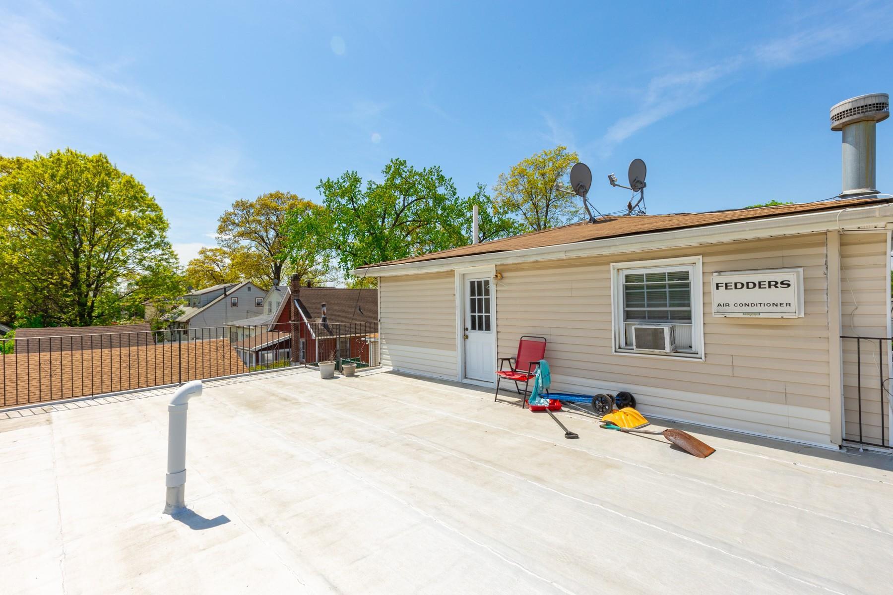 Single Family 231  Queens, NY 11413, MLS-875852-25