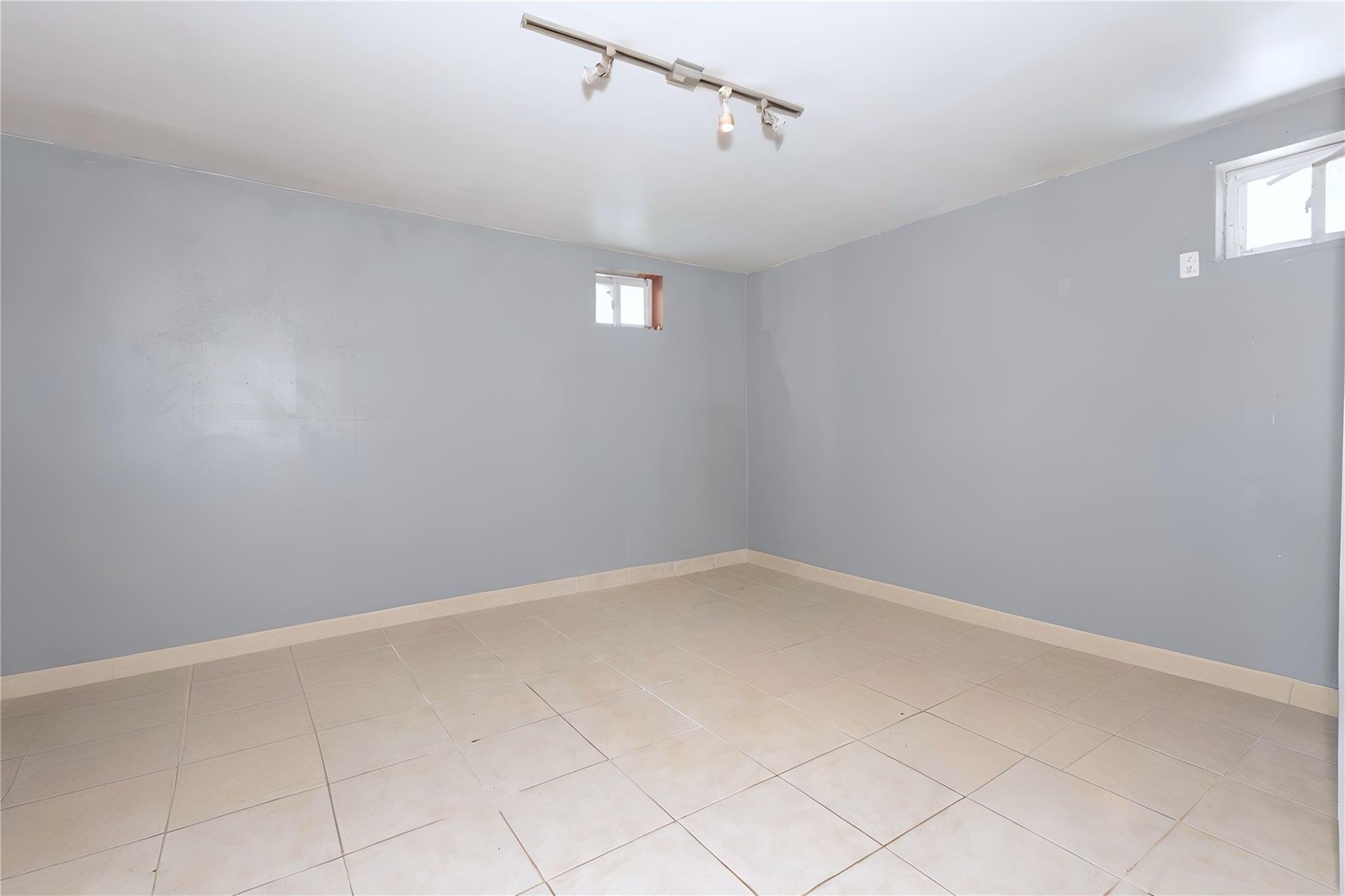 Single Family 231  Queens, NY 11413, MLS-875852-28