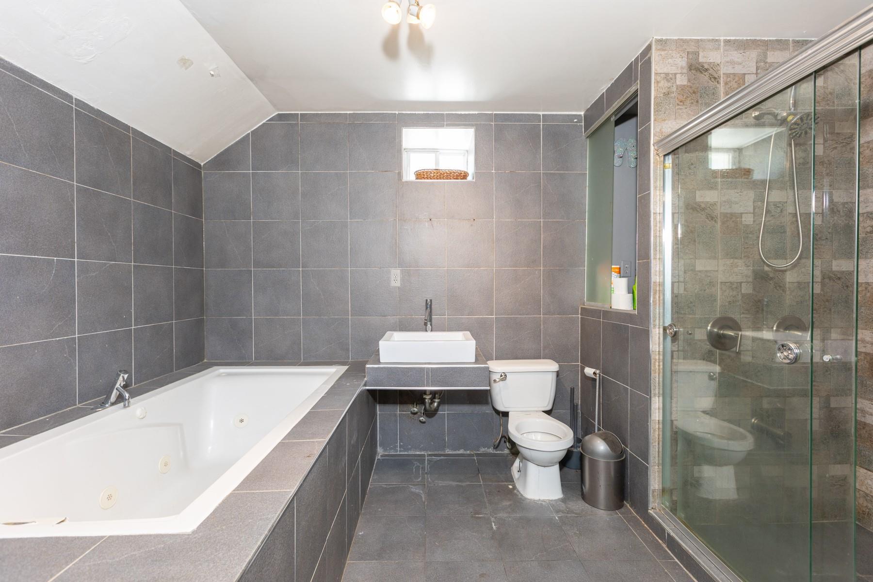 Single Family 231  Queens, NY 11413, MLS-875852-30