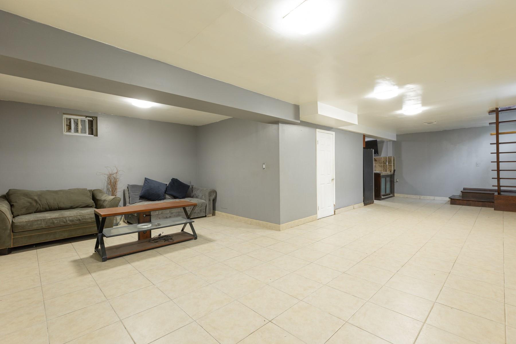 Single Family 231  Queens, NY 11413, MLS-875852-32