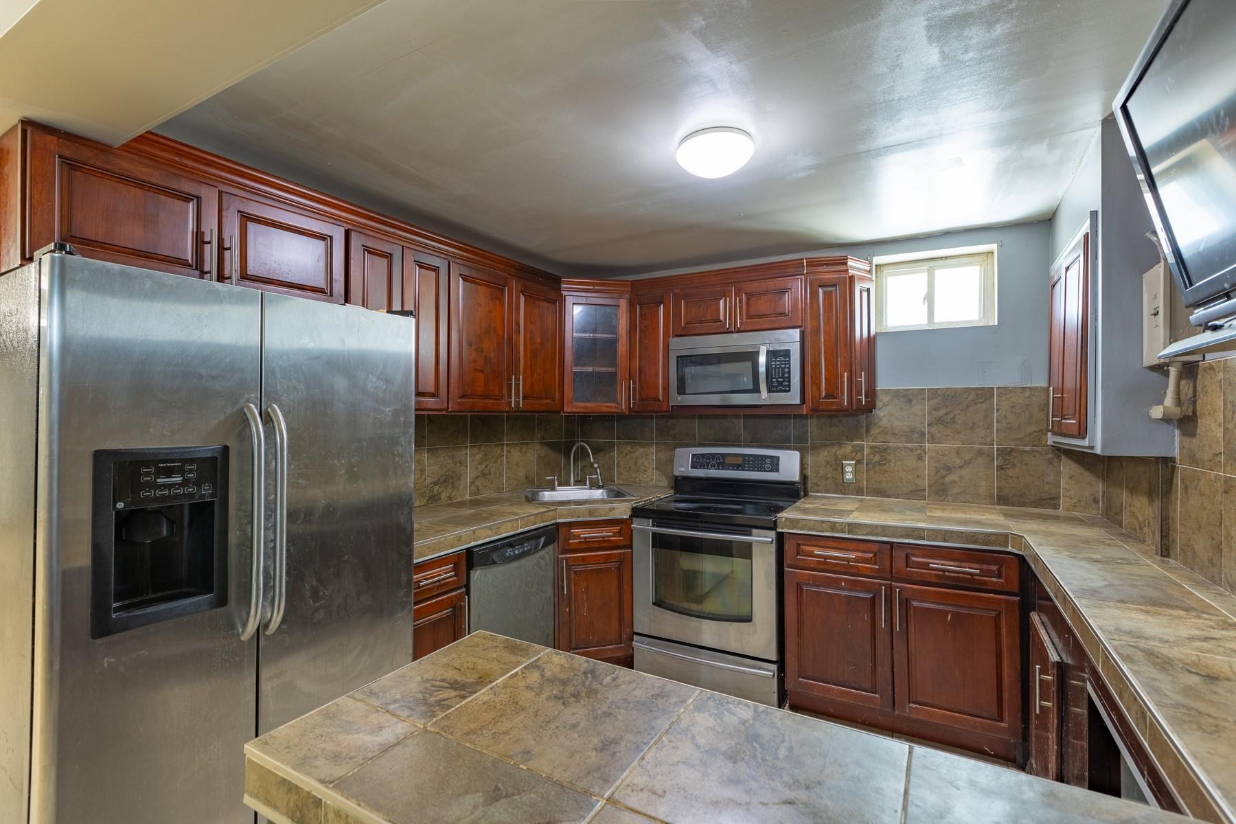 Single Family 231  Queens, NY 11413, MLS-875852-36