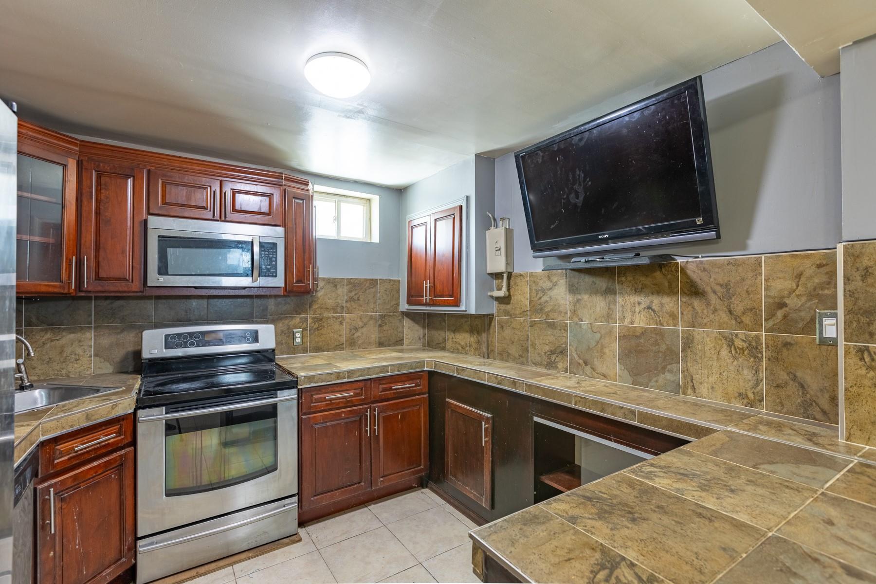 Single Family 231  Queens, NY 11413, MLS-875852-37