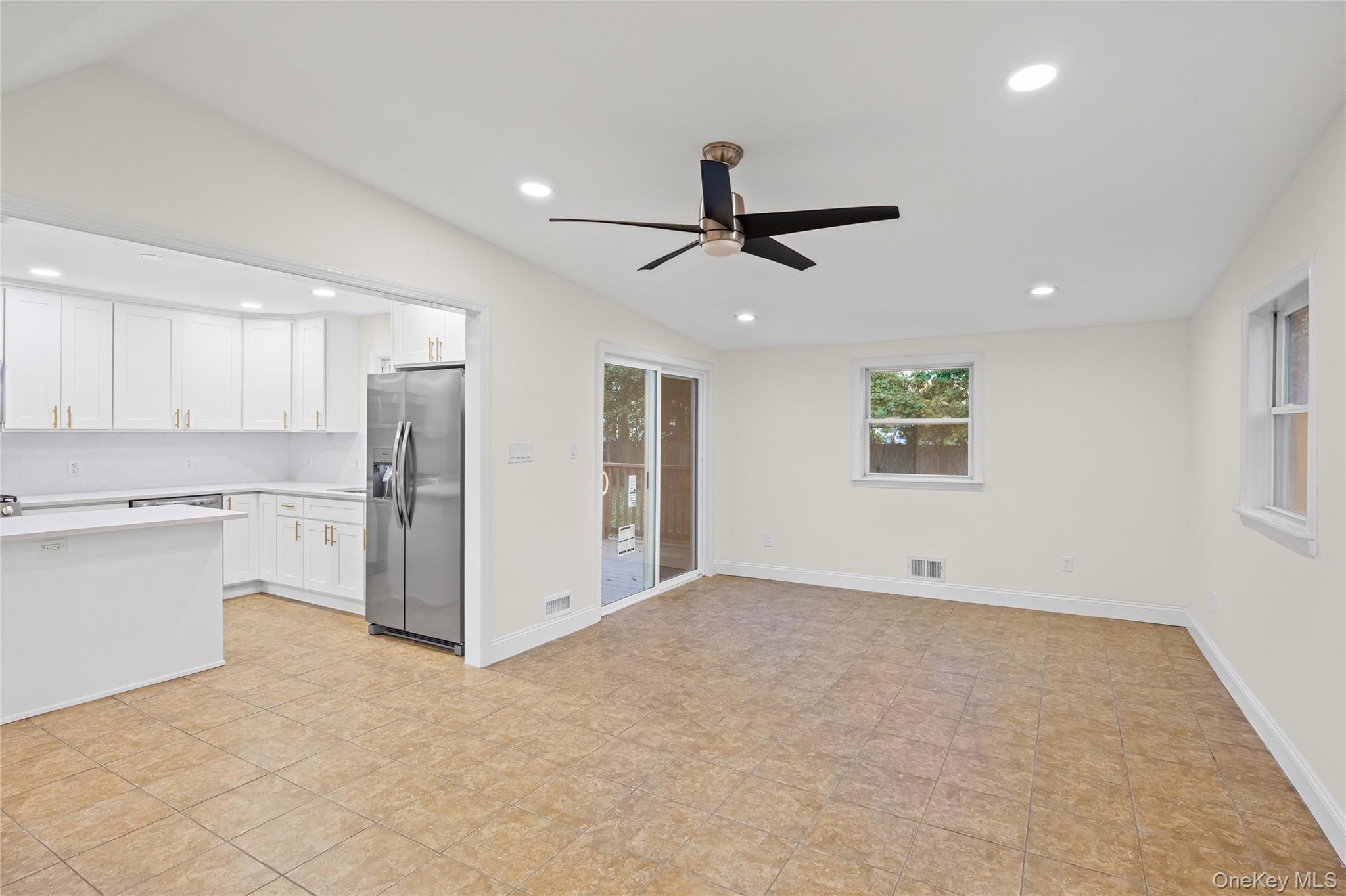 Single Family Colony Suffolk County, NY 11776, MLS-875881-17