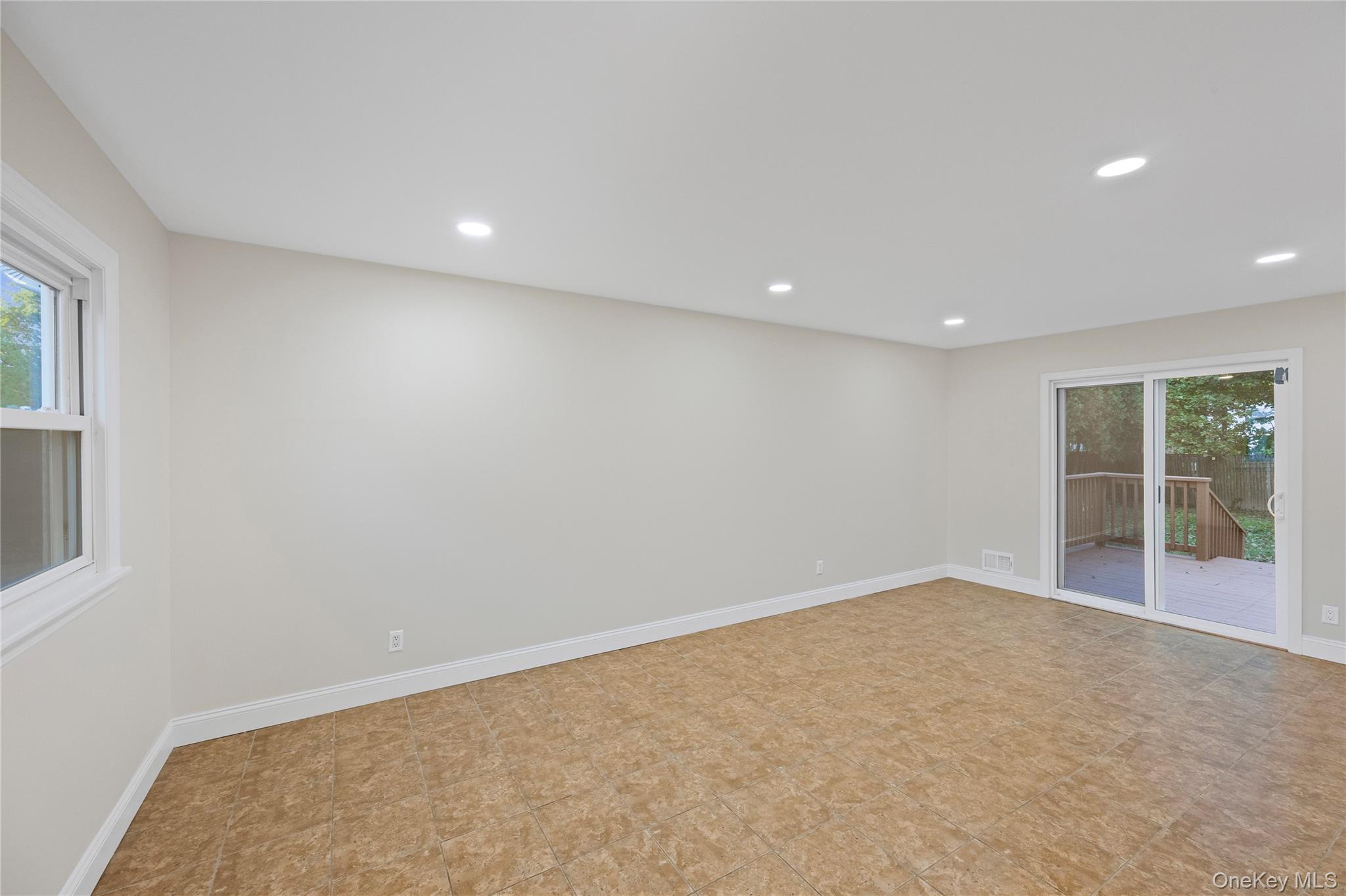 Single Family Colony Suffolk County, NY 11776, MLS-875881-5