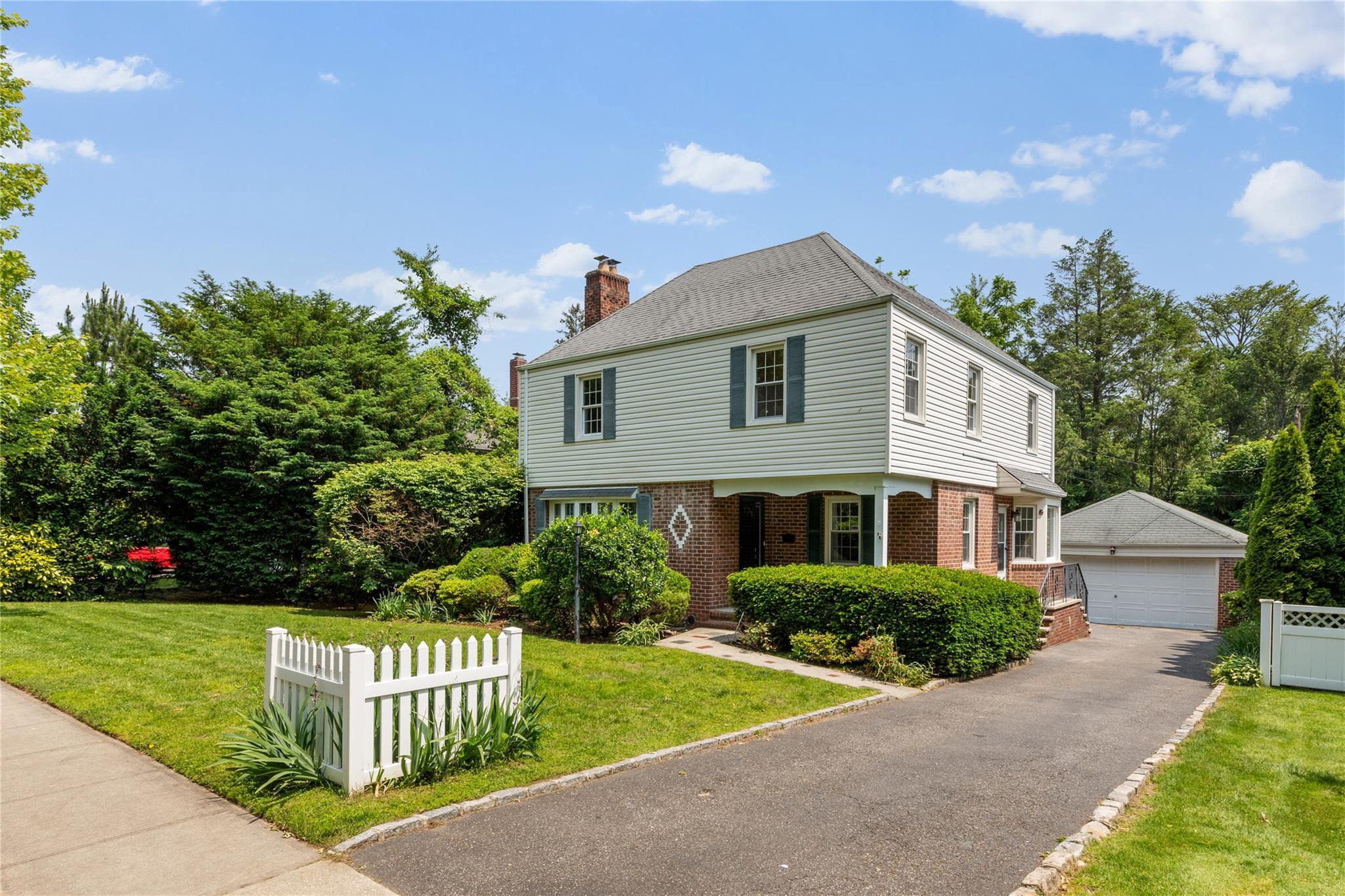 Single Family Clinch  Nassau County, NY 11530, MLS-875889-2
