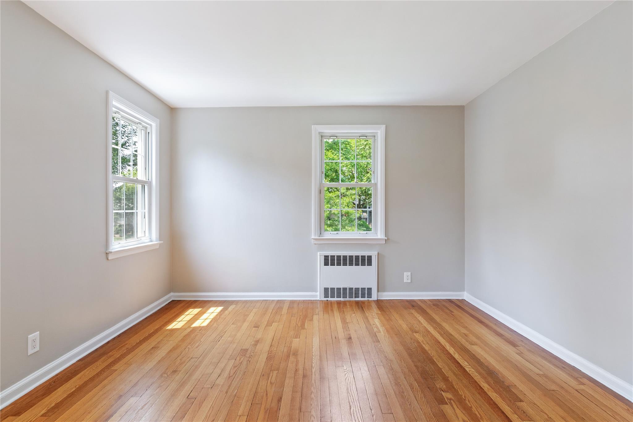 Single Family Clinch  Nassau County, NY 11530, MLS-875889-21