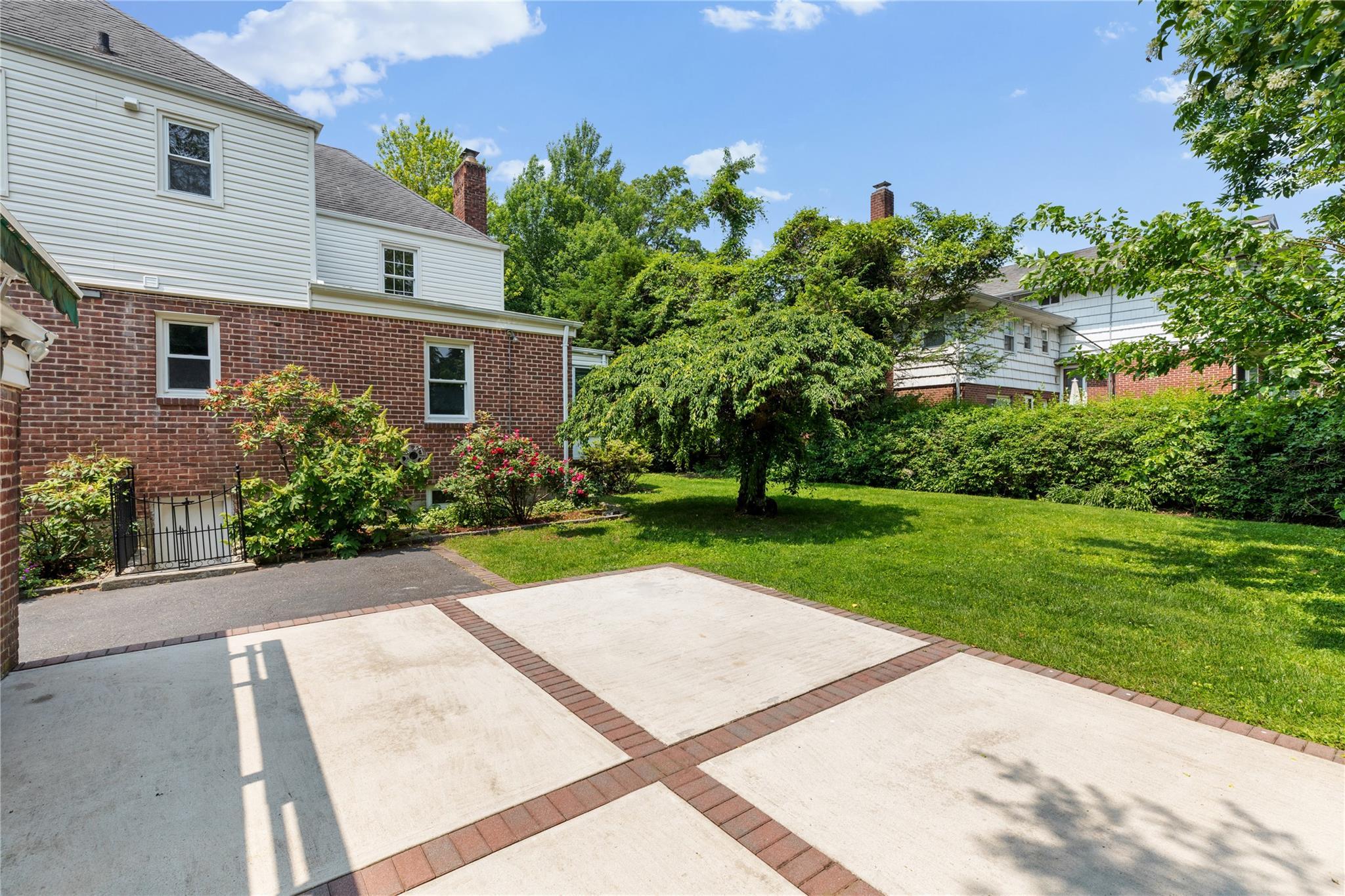 Single Family Clinch  Nassau County, NY 11530, MLS-875889-25