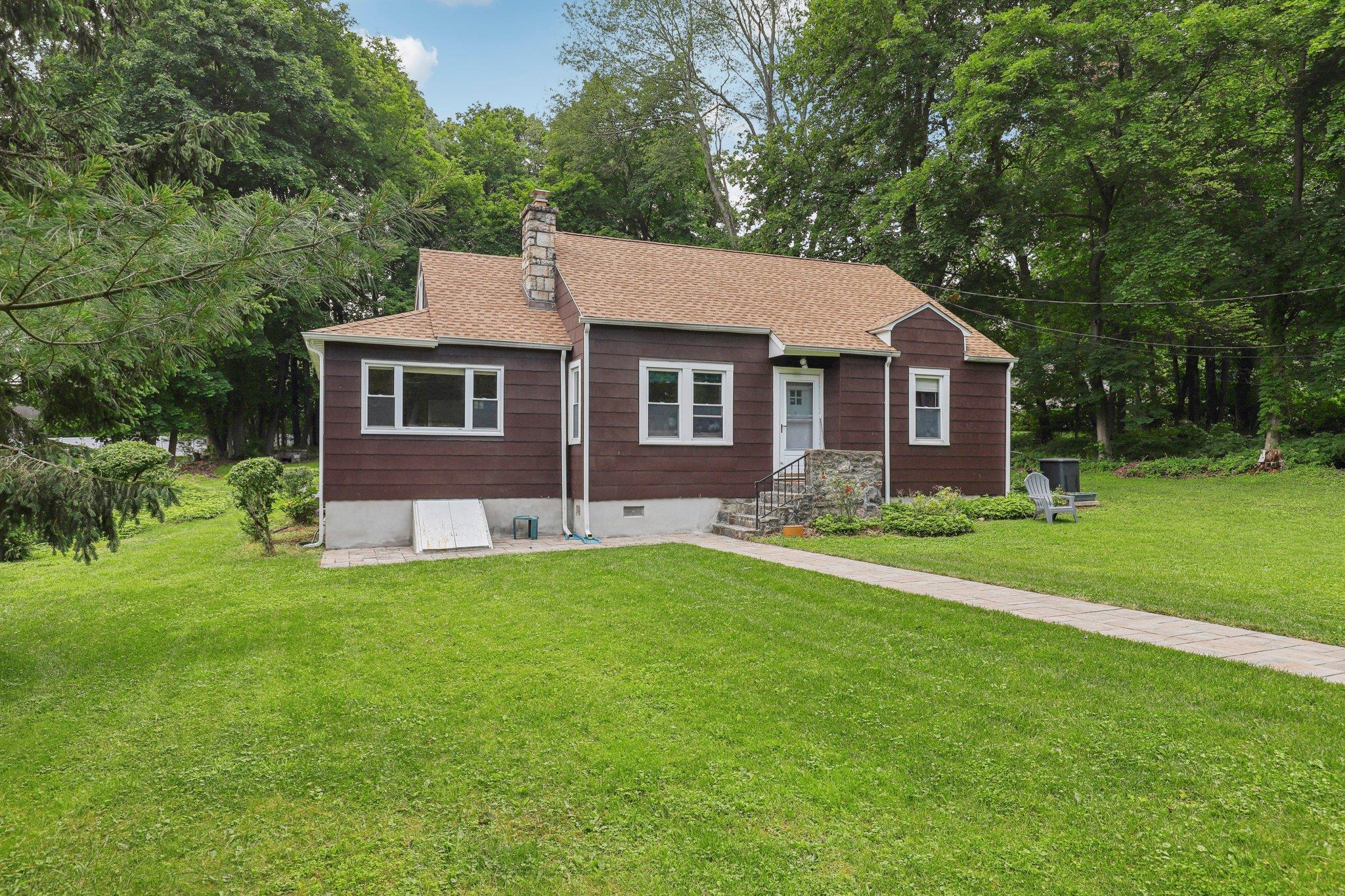 Single Family Baron De Hirsch  Westchester County, NY 10517, MLS-875902-2