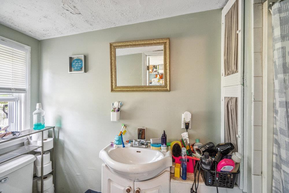 Single Family Railroad  Suffolk County, NY 11702, MLS-875907-11