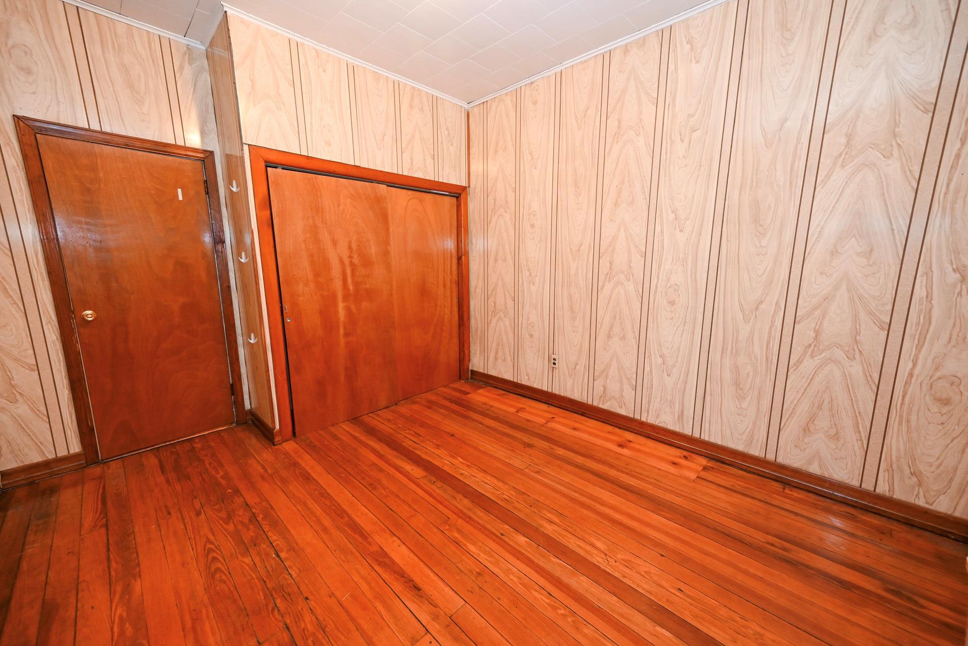 Single Family 61st  Queens, NY 11378, MLS-875908-25
